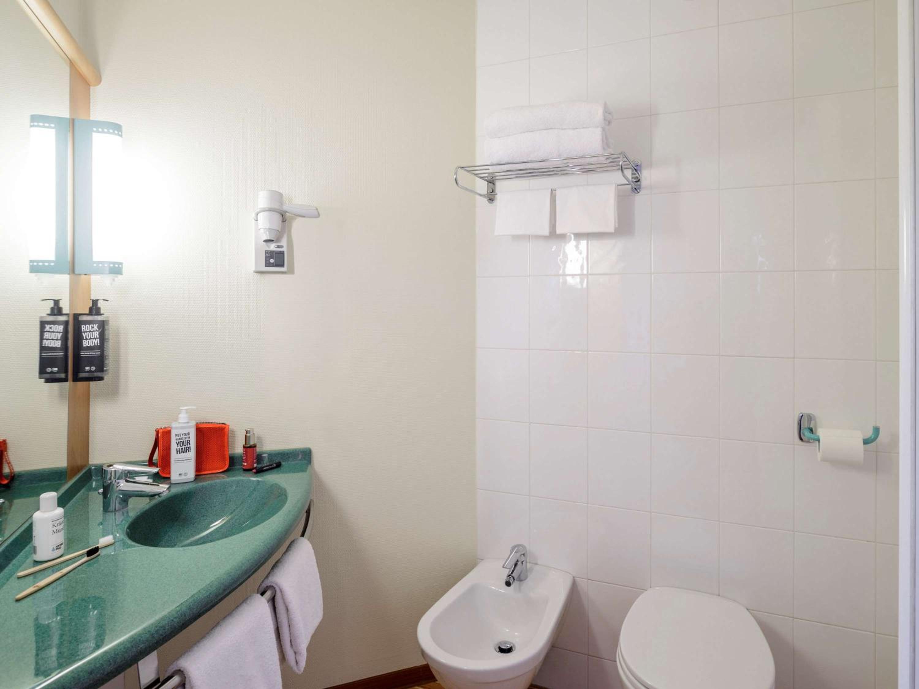 Standard Room with 1 Double Bed - Photo 2