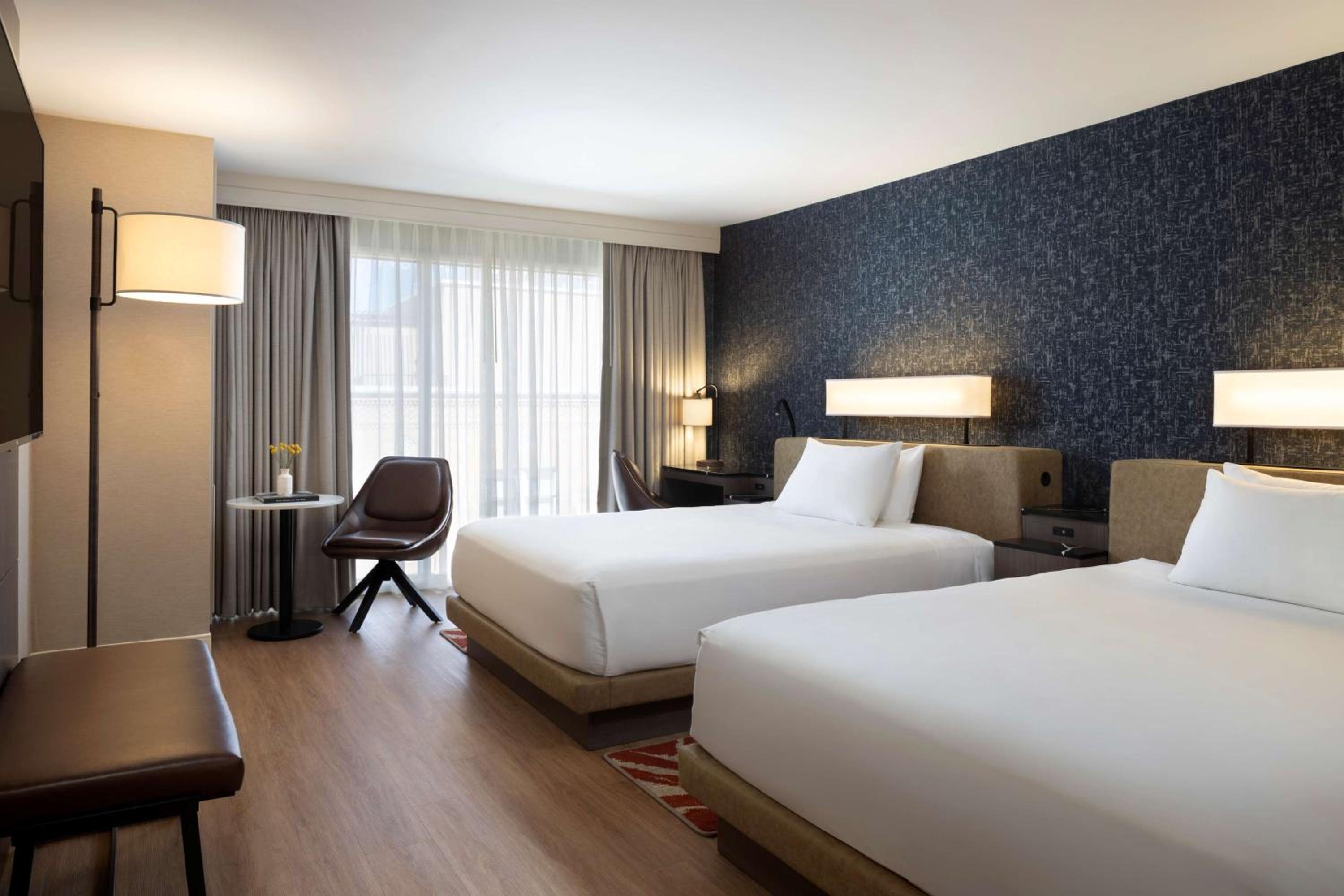 Queen Room with Two Queen Beds and River View - Photo 1