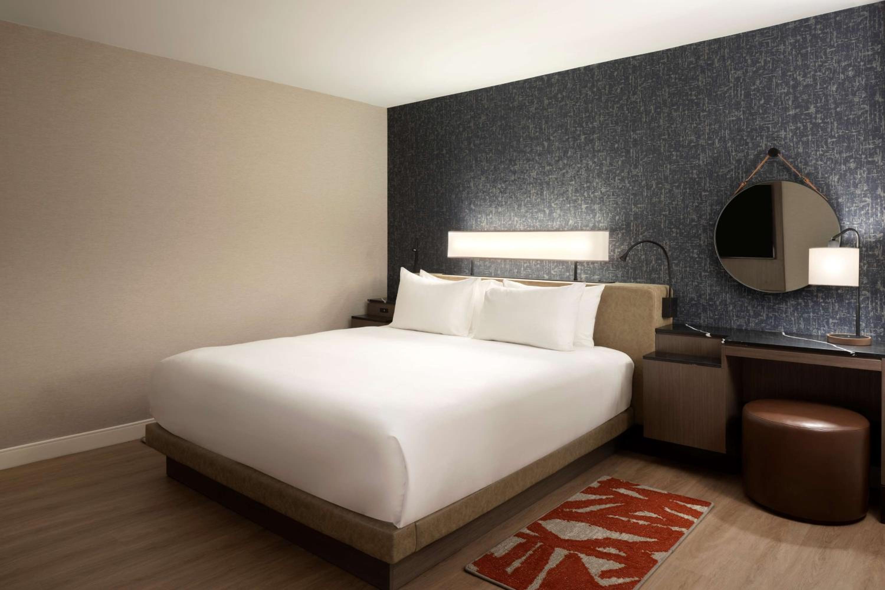 Atrium Suite - Photo 1
