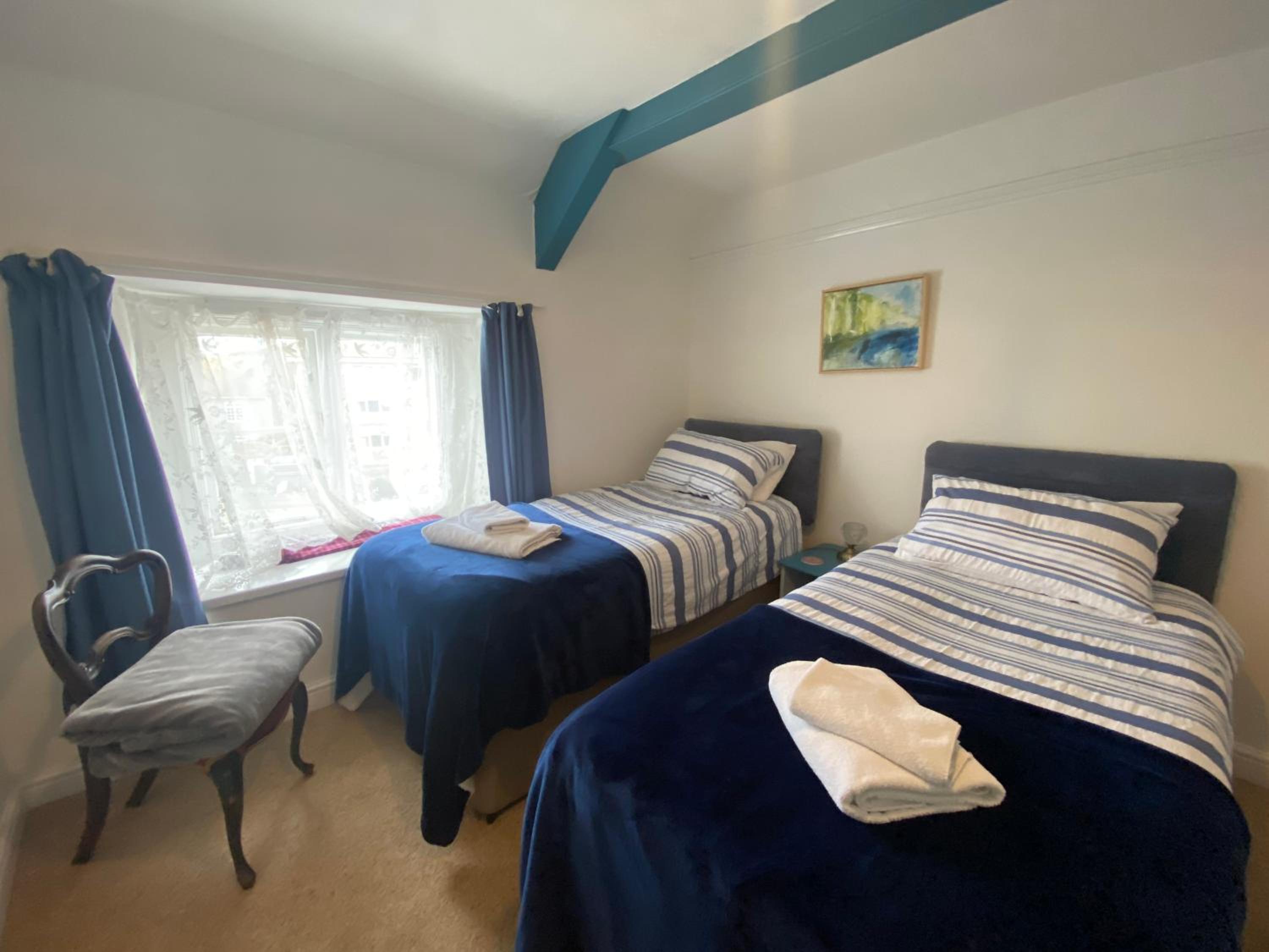 Twin Room with Shower