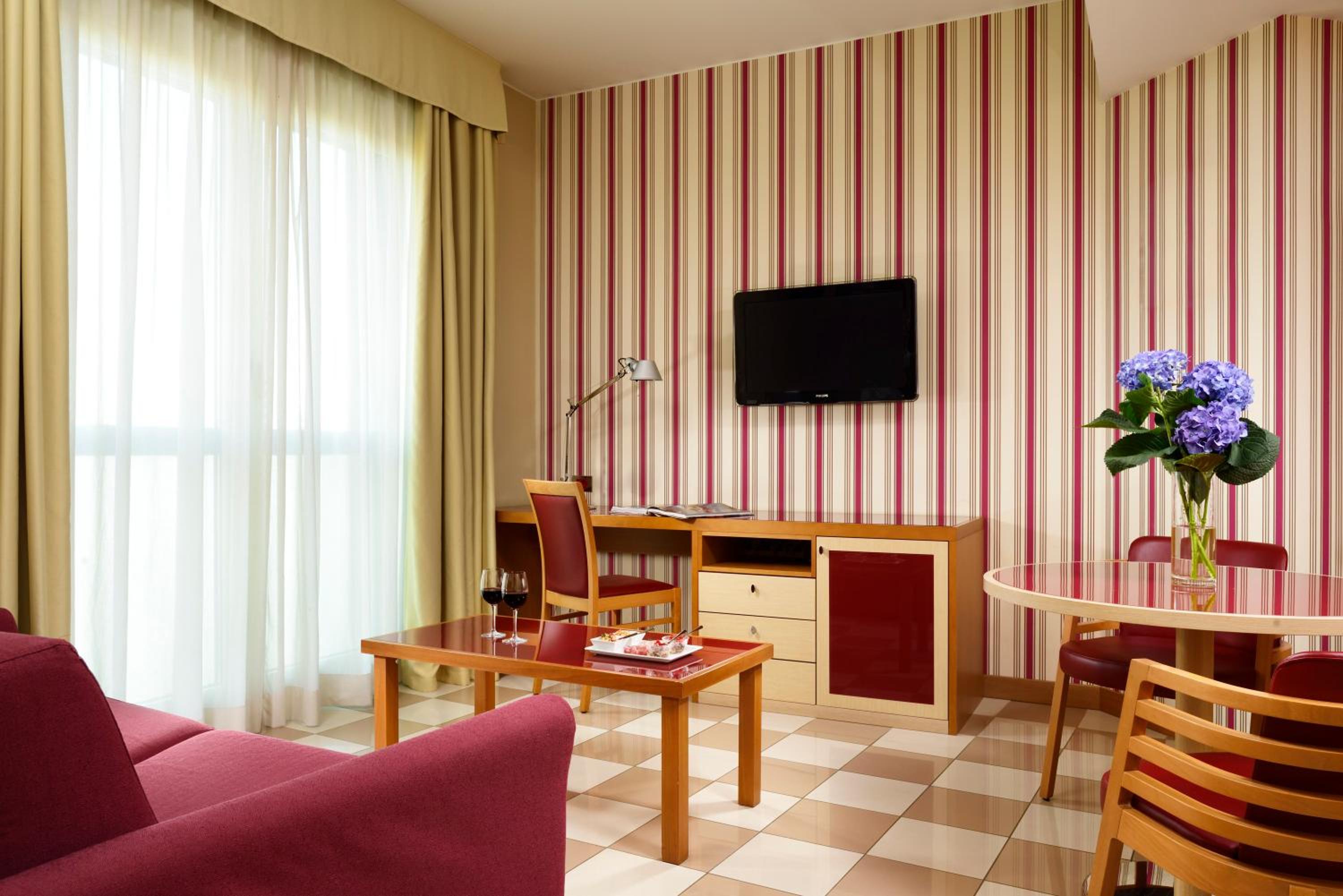 Superior One-Bedroom Apartment