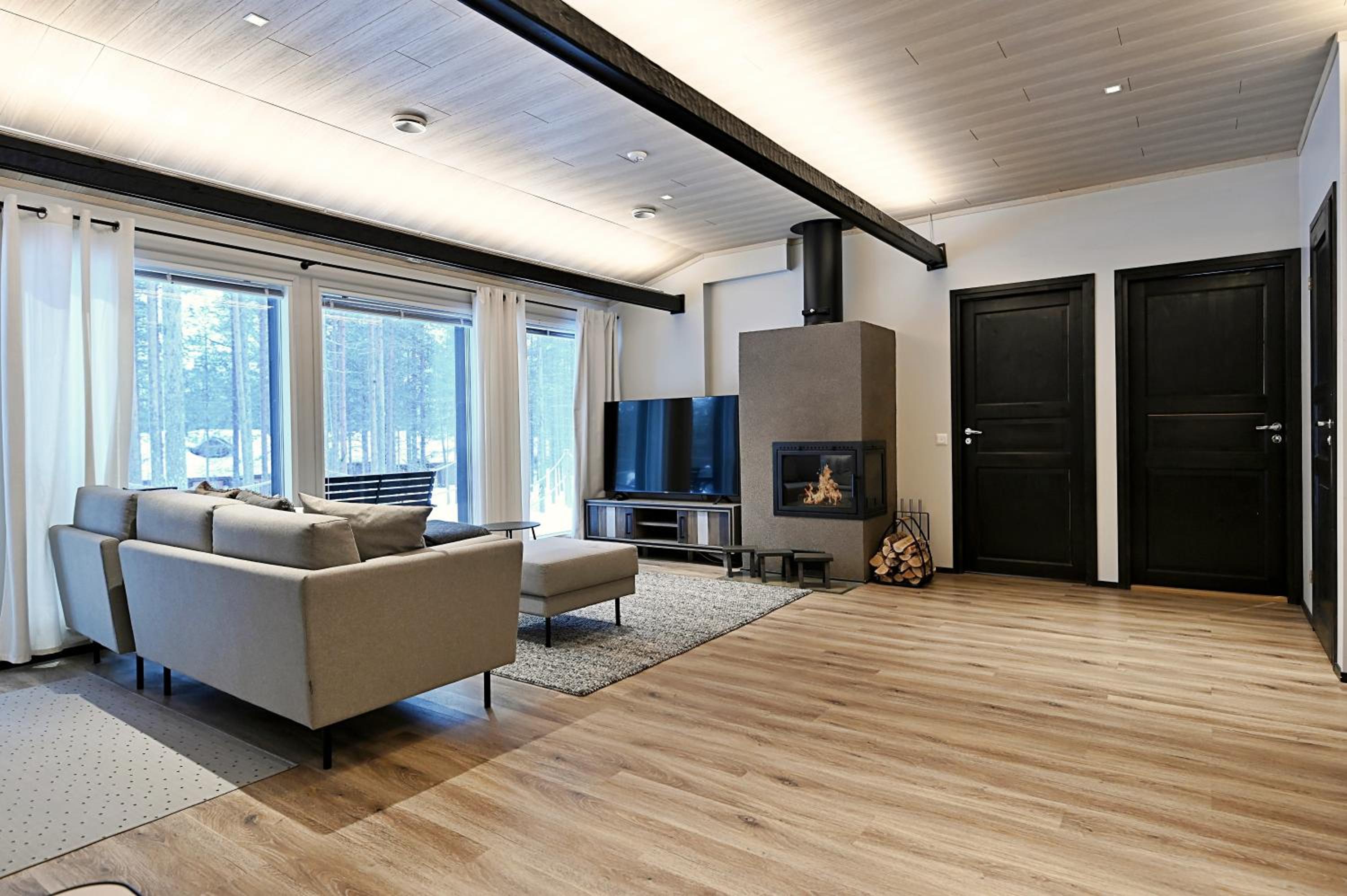 Three-Bedroom House - Photo 28
