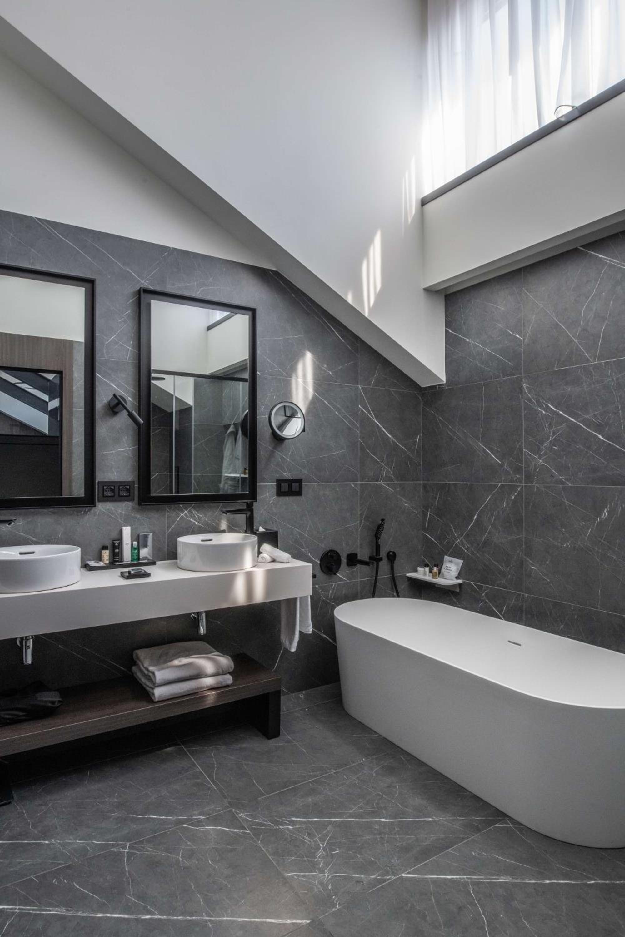 One-Bedroom Suite photo 3