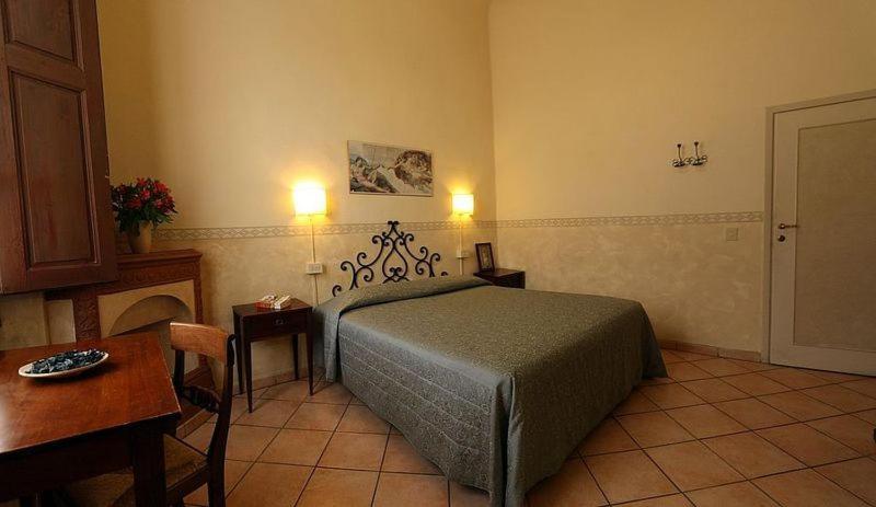 Double Room with Private Shower and Shared Toilet photo 3