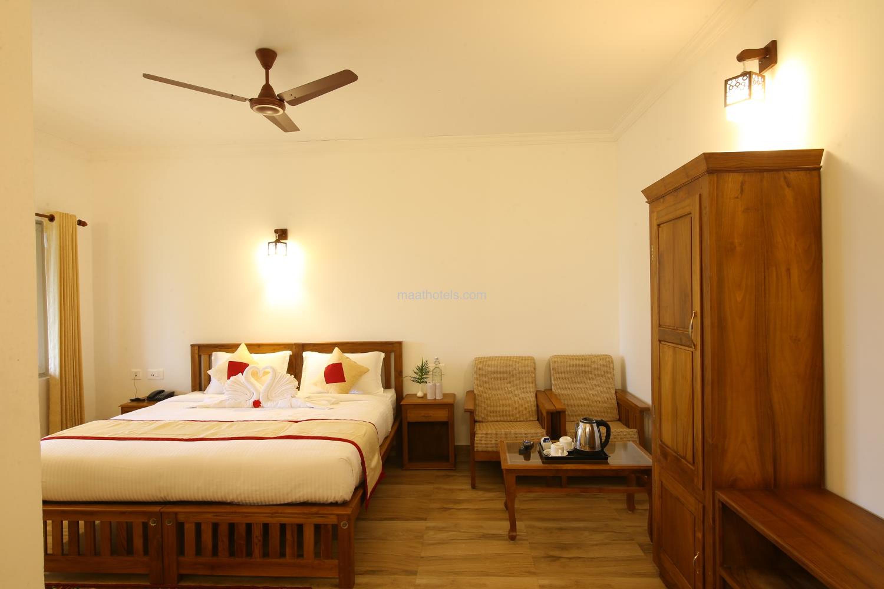 Double or Twin Room with Balcony - Photo 32