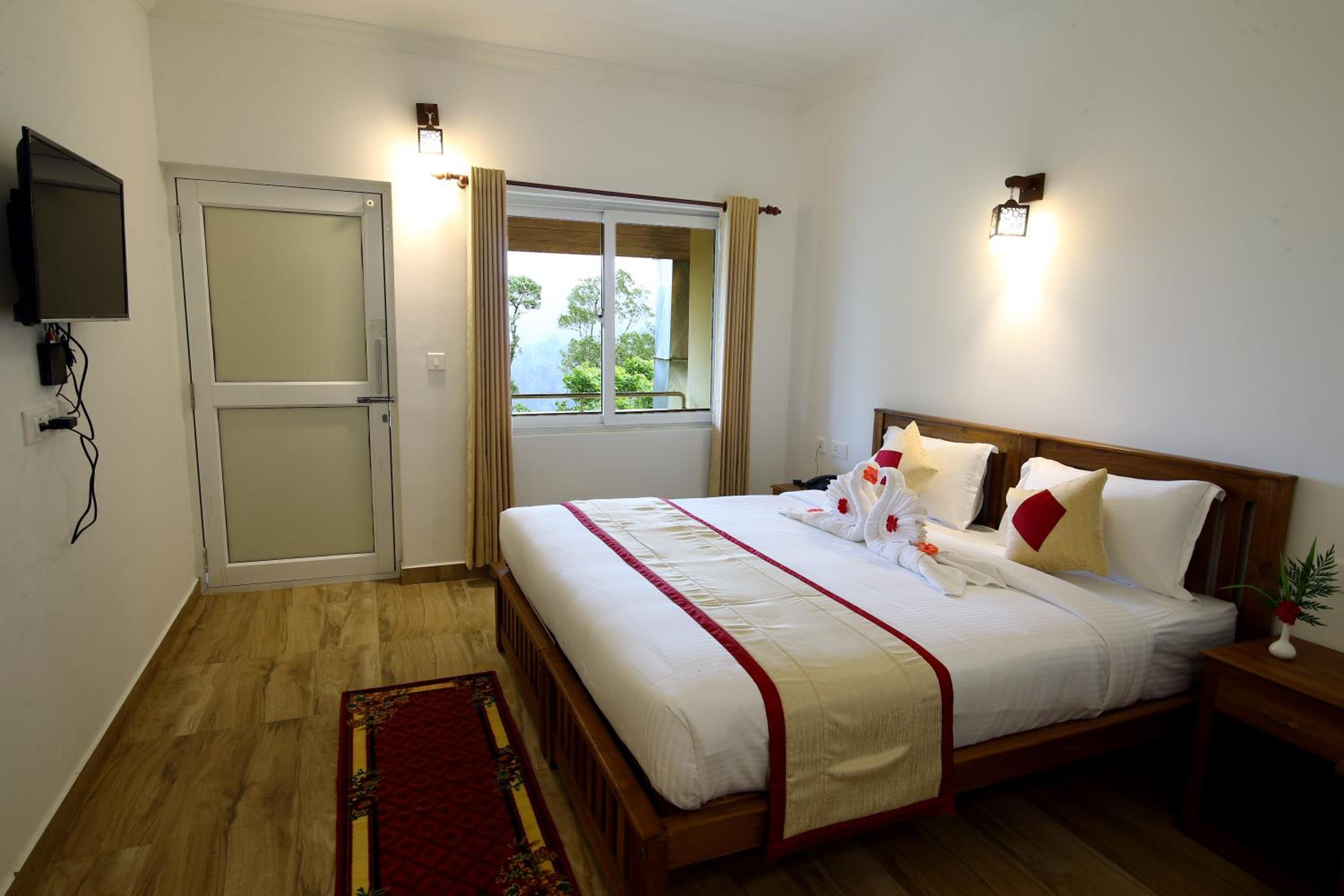 Double or Twin Room with Balcony - Photo 20