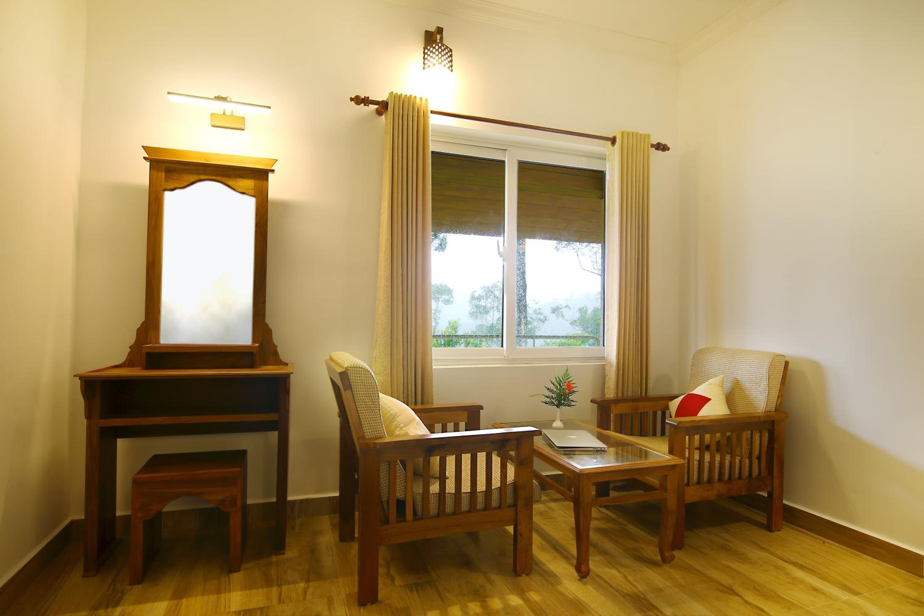 Double or Twin Room with Balcony - Photo 17