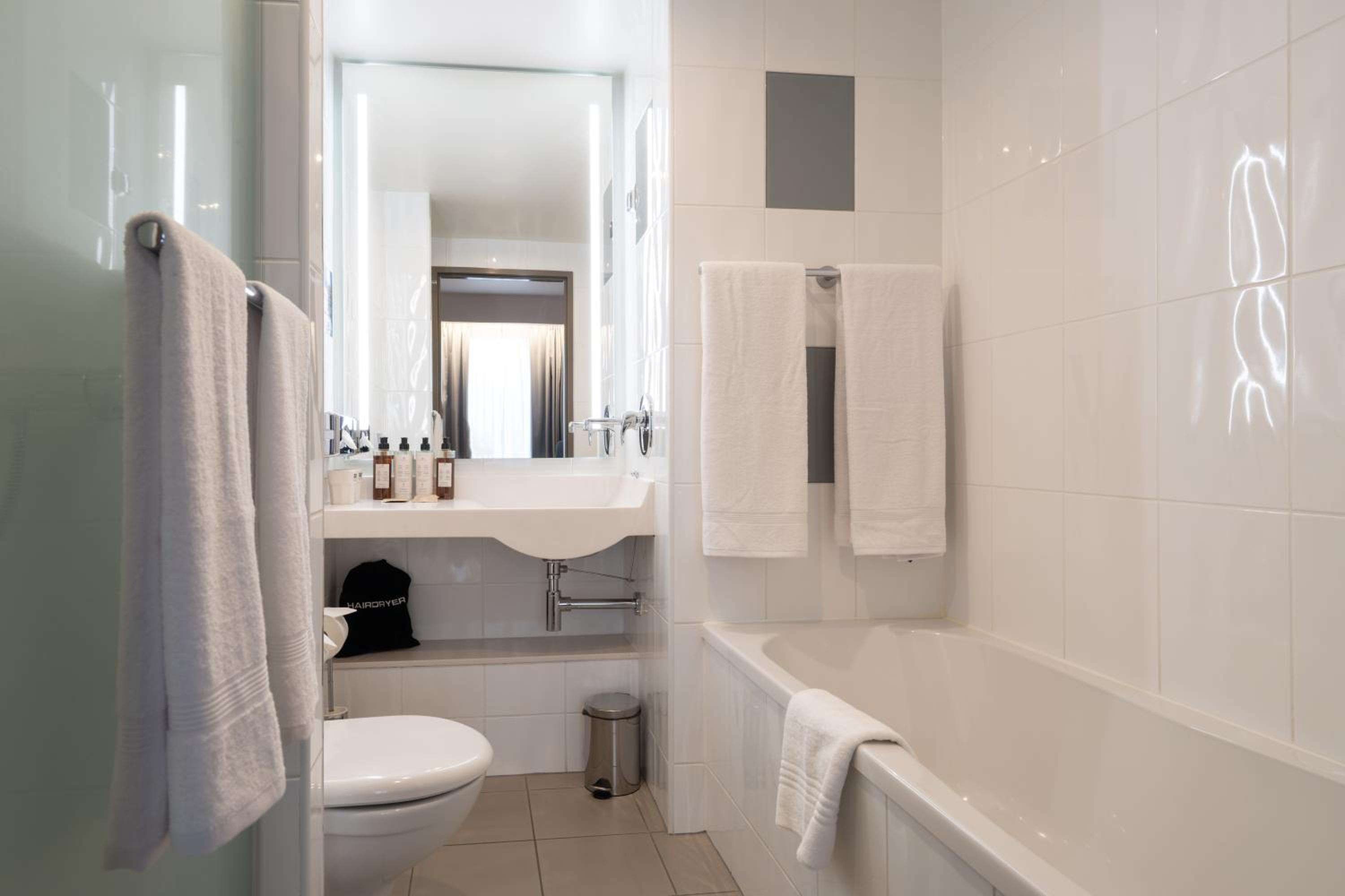 Executive King Room - Photo 7