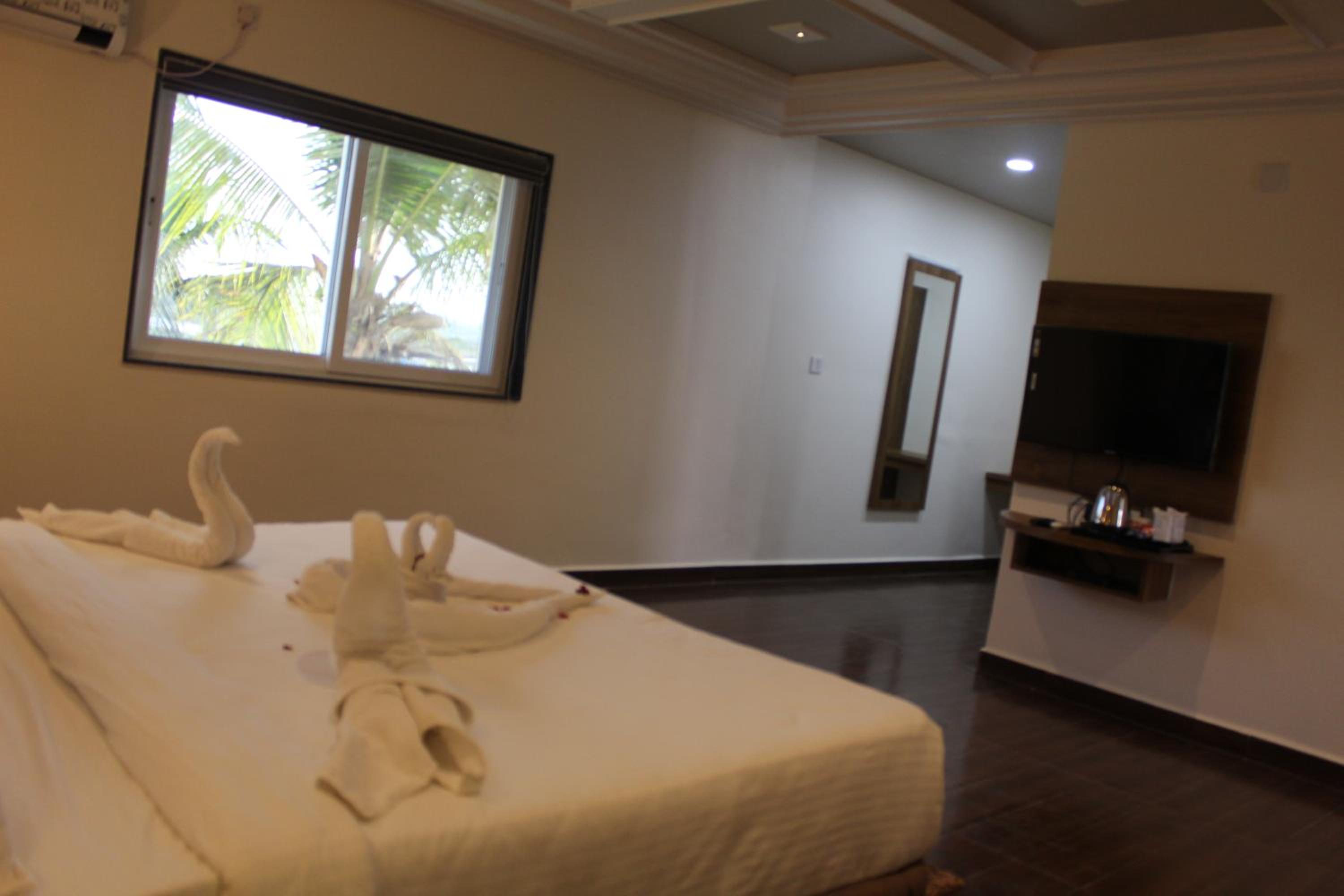 Suite - Photo 14