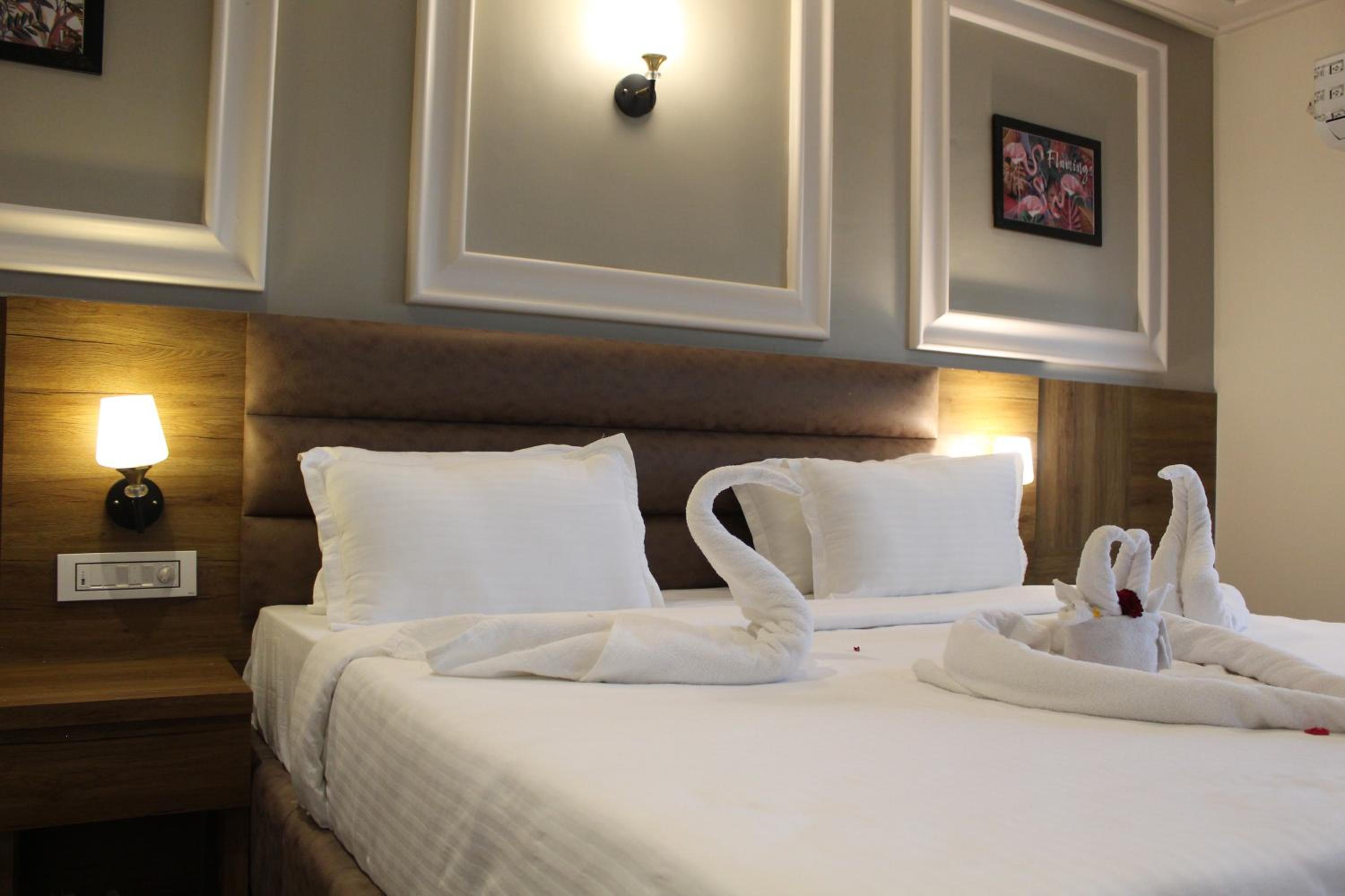 Suite - Photo 11