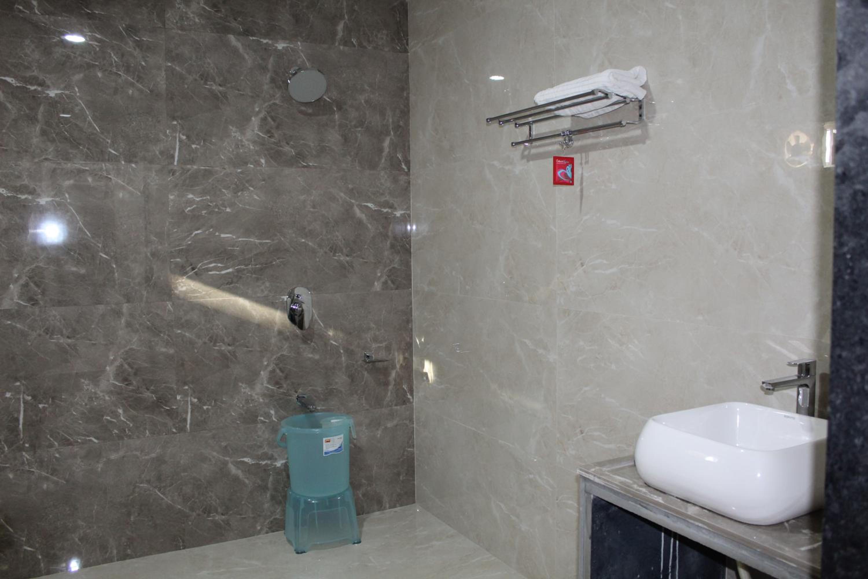 Suite - Photo 8