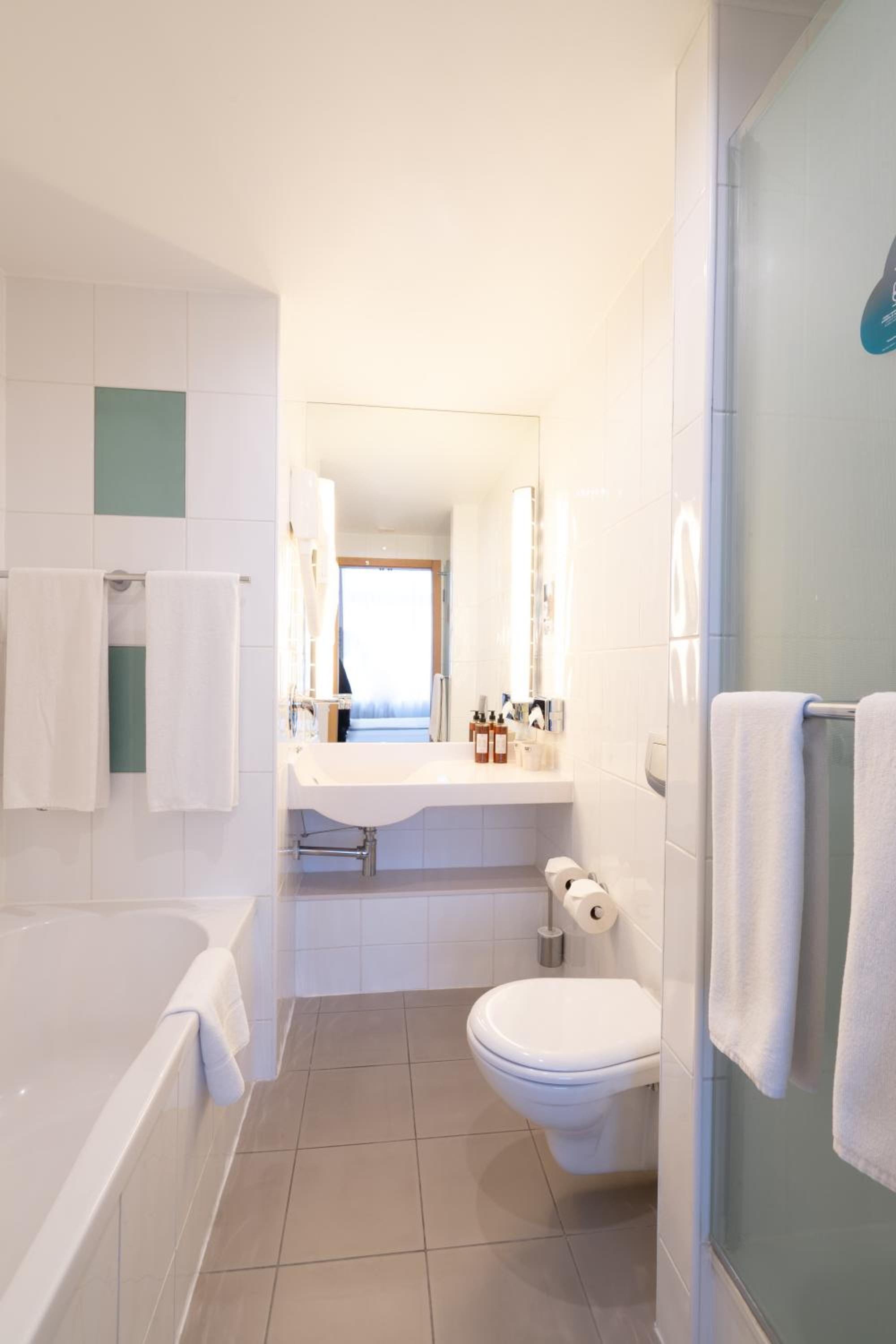 Superior Twin Room - Photo 11
