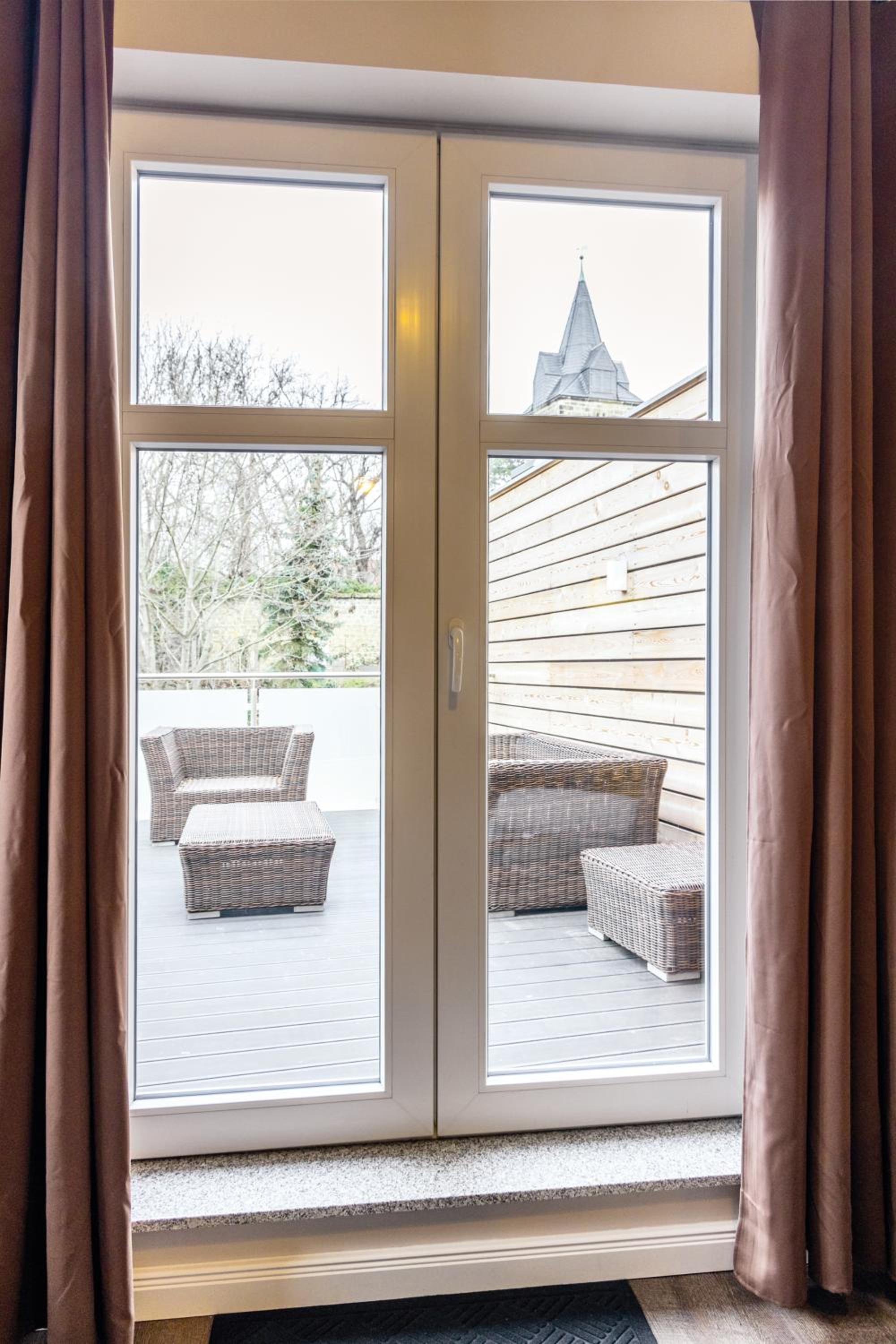 Three-Bedroom Apartment with Terrace photo 3