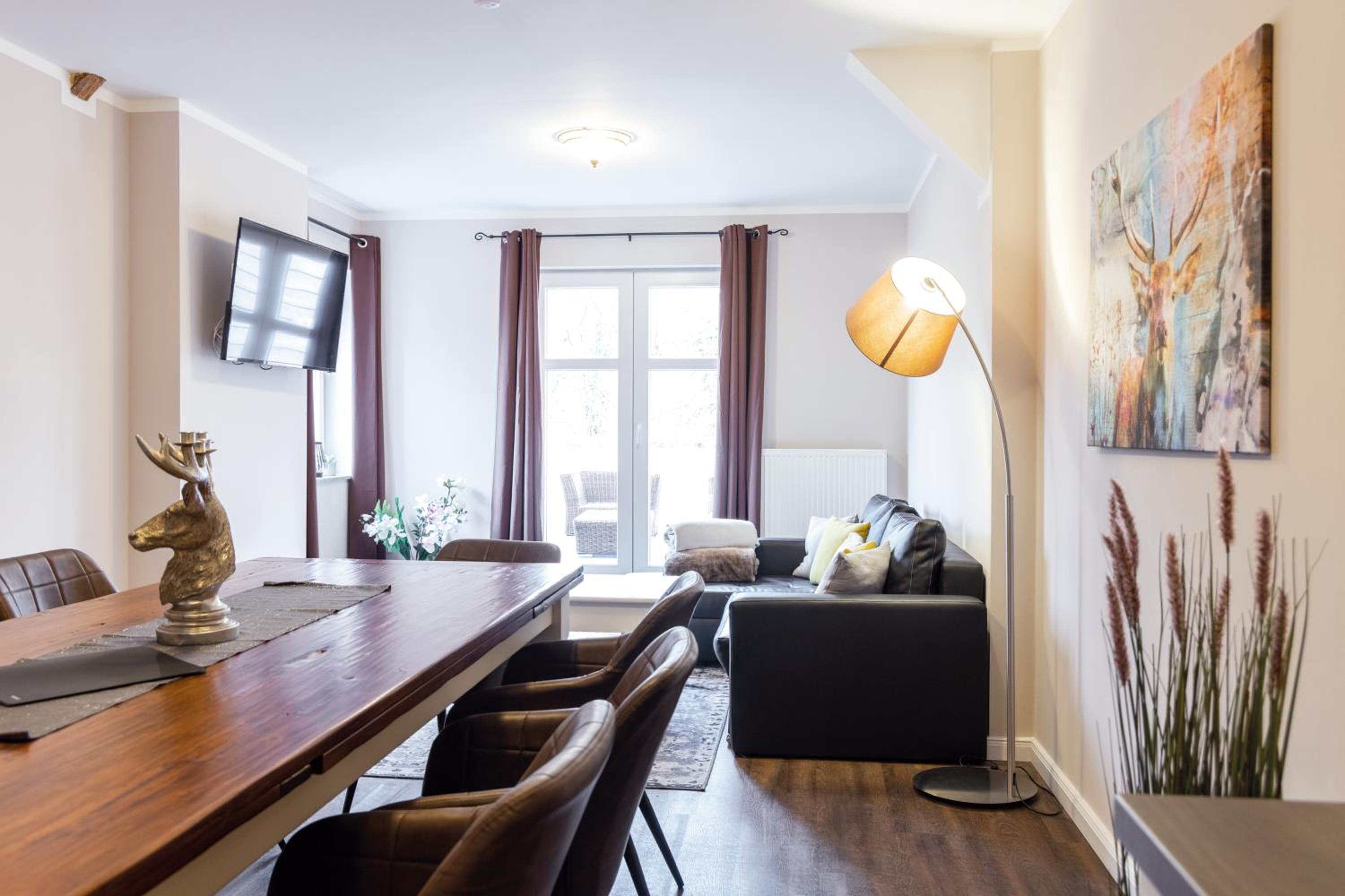 Three-Bedroom Apartment with Terrace photo 1
