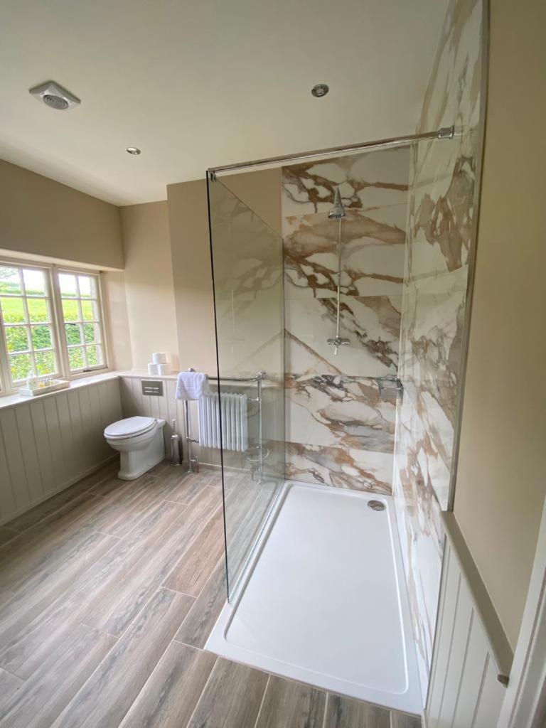 Three-Bedroom House photo 3