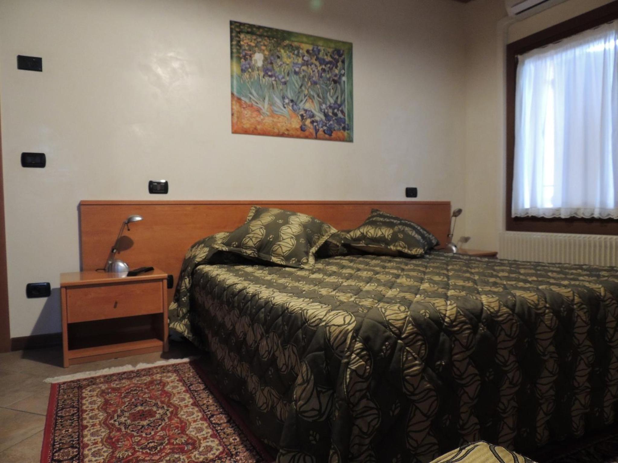 Twin Room - Photo 3