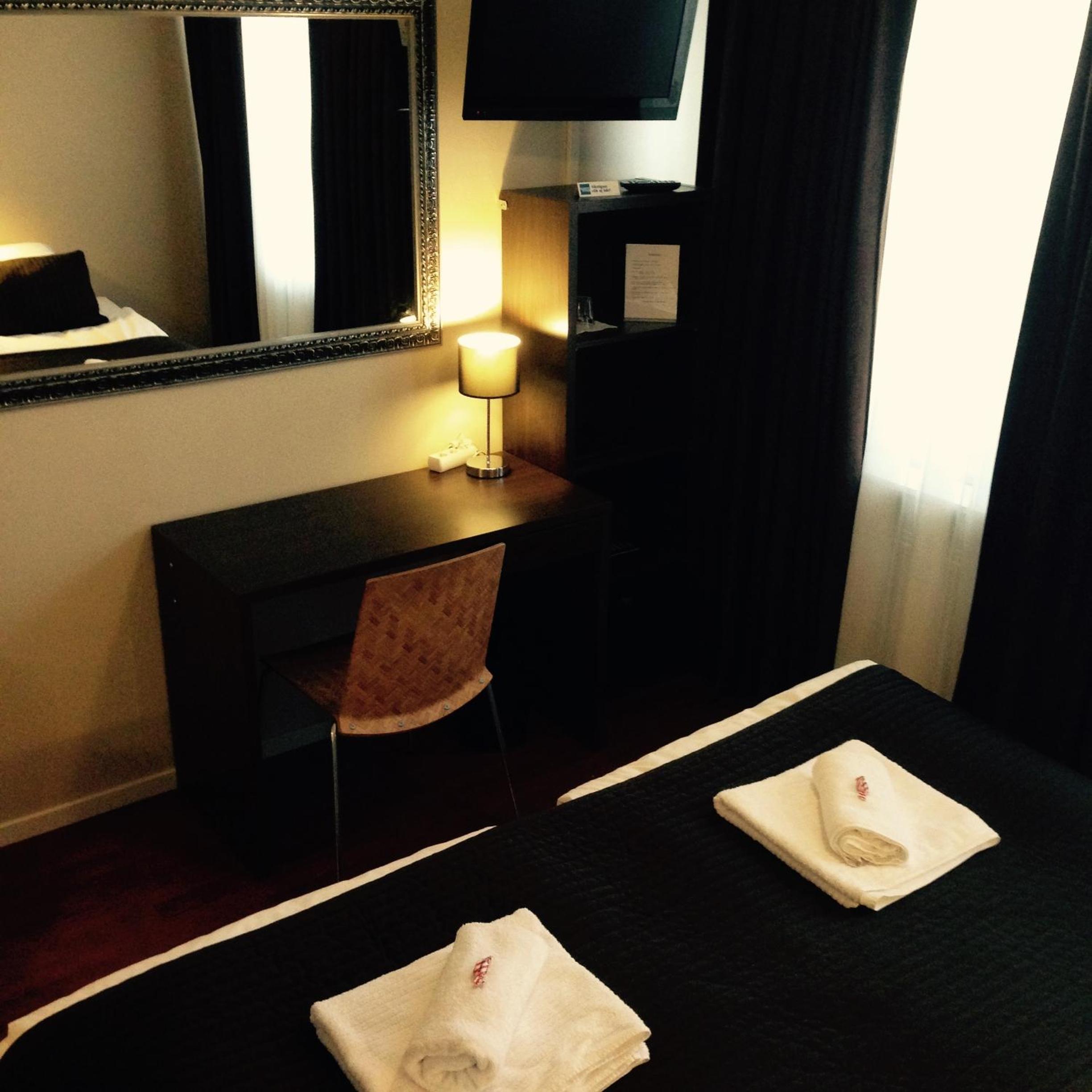 Double or Twin Room - Photo 24