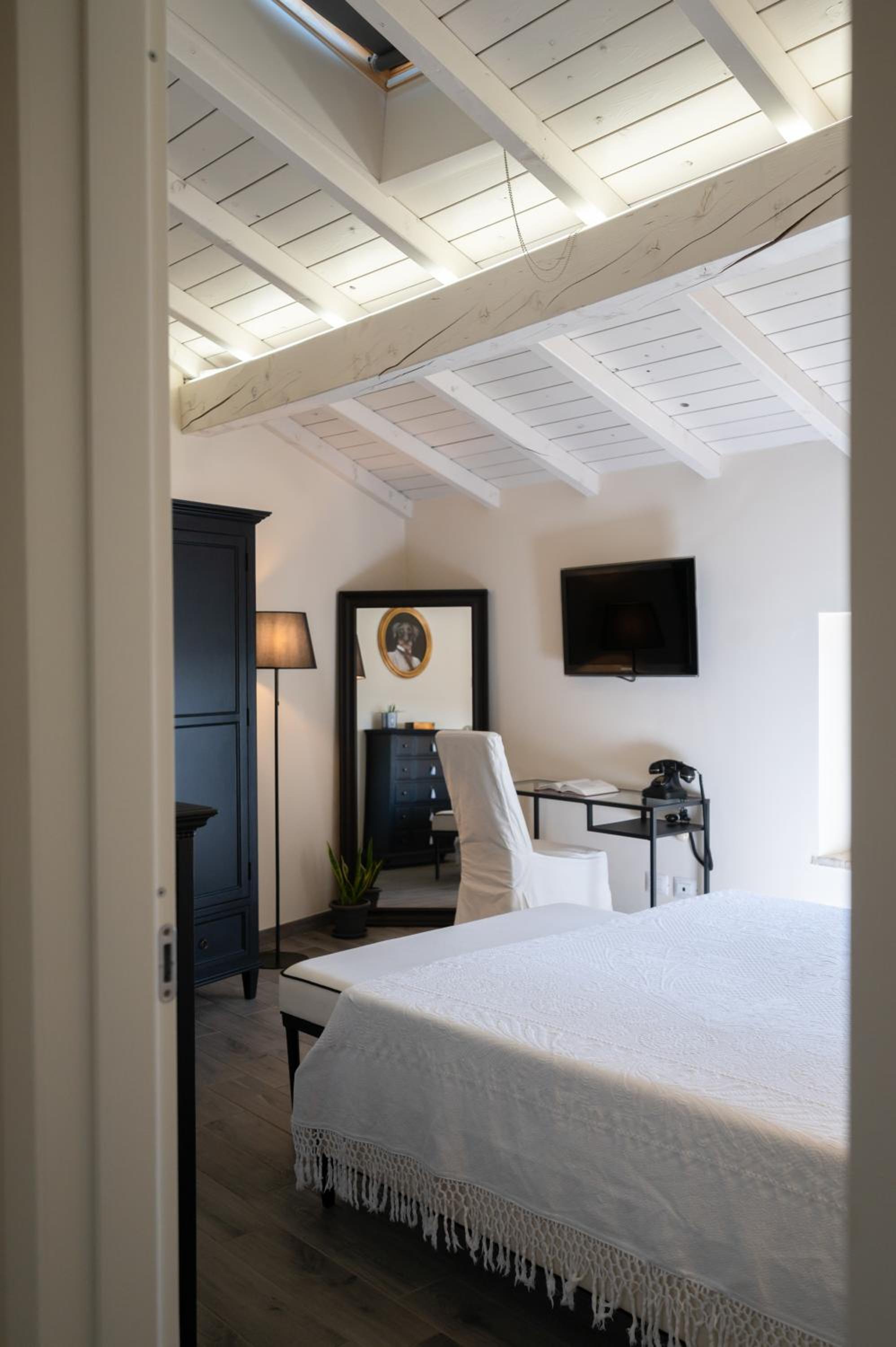 Double Room with Private Bathroom photo 2