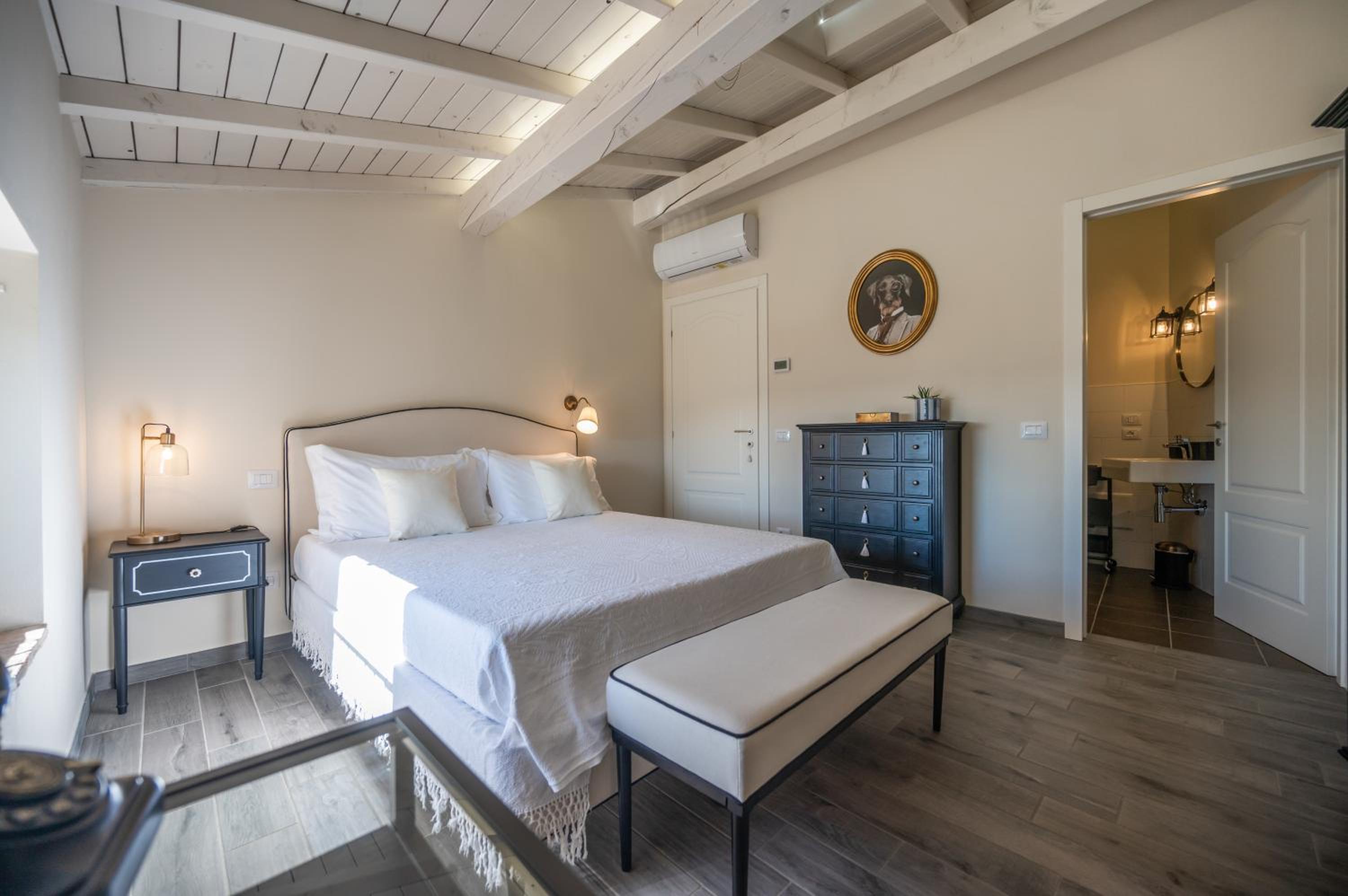 Double Room with Private Bathroom photo 1