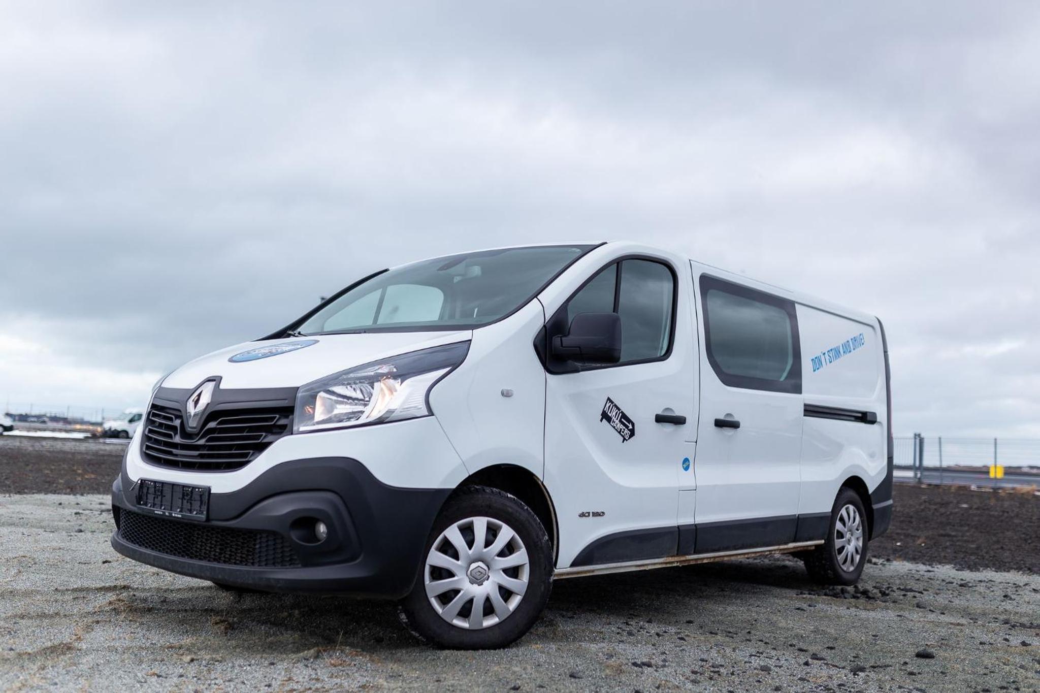 Manual Renault Trafic B Campervan or similar (with heater) photo 3