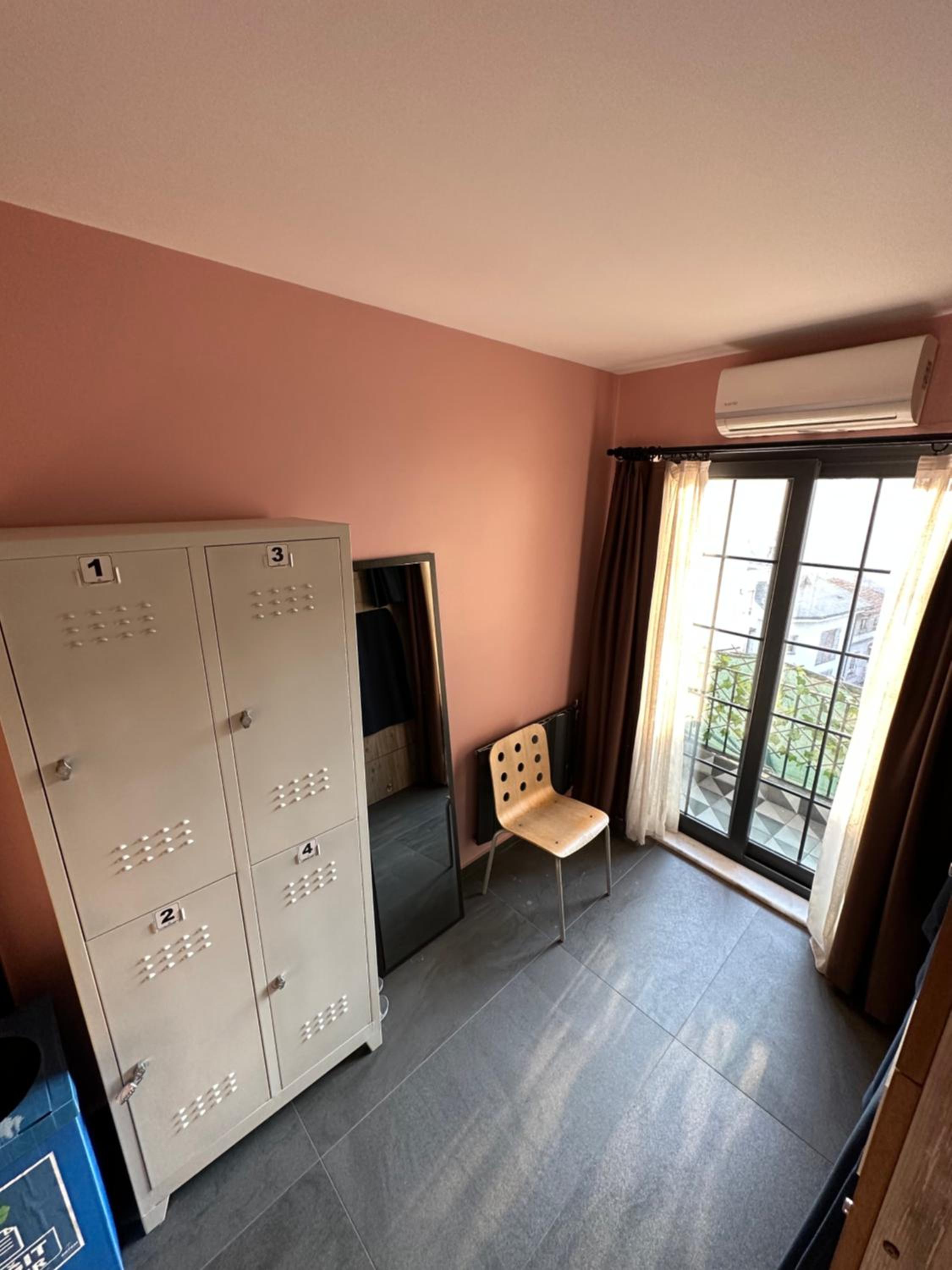 Bed in 4-Bed Female Dormitory Room photo 3