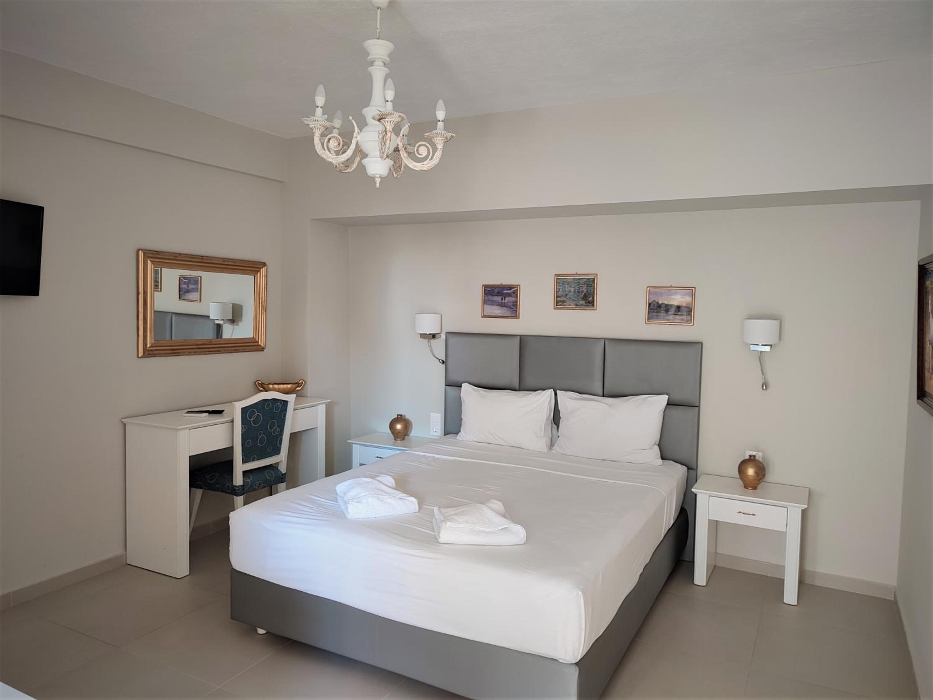 Deluxe Double Studiο with Patio