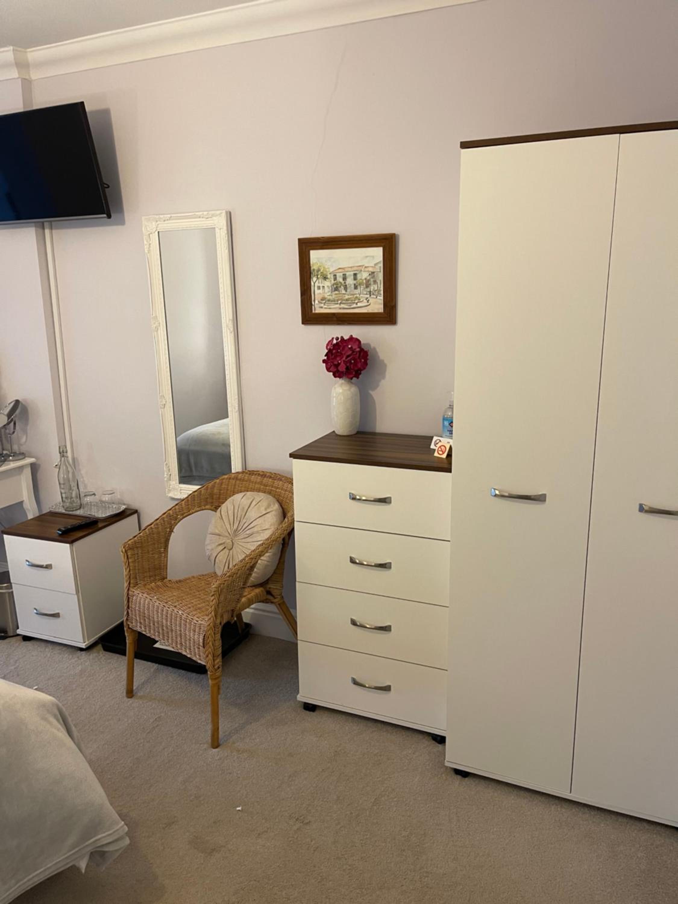 Deluxe King Suite photo 3