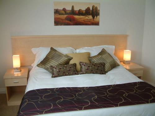 Family Ensuite - Photo 3