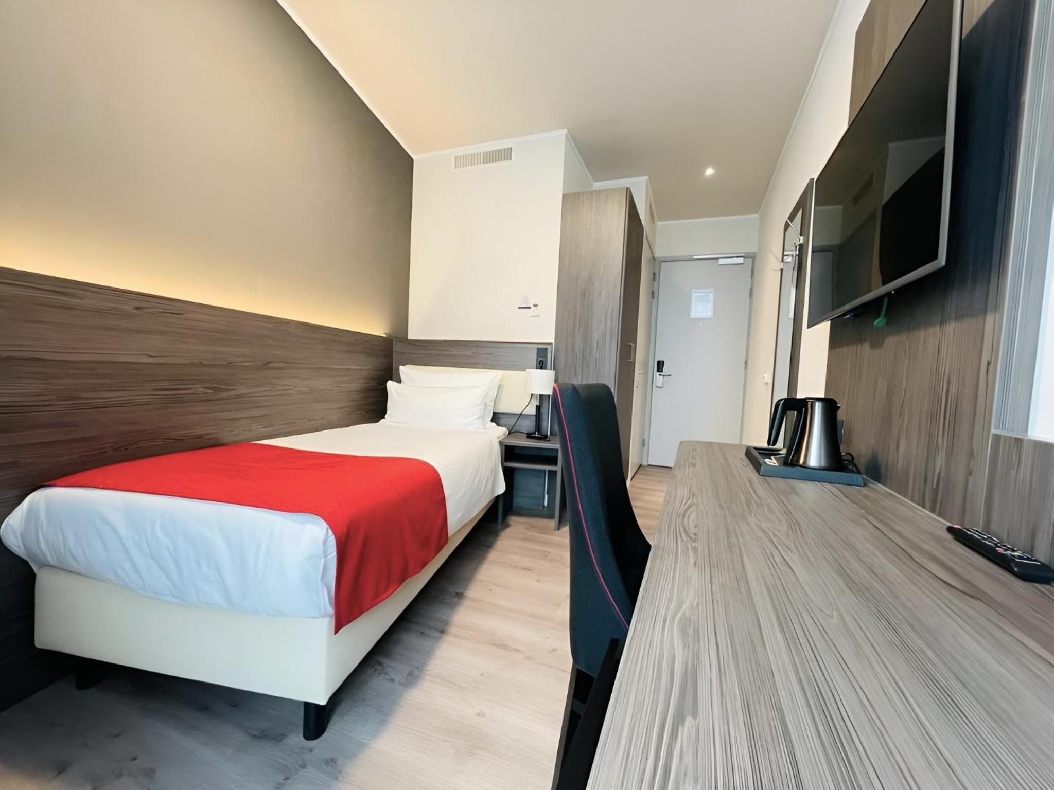 Single Room with 1 single bed