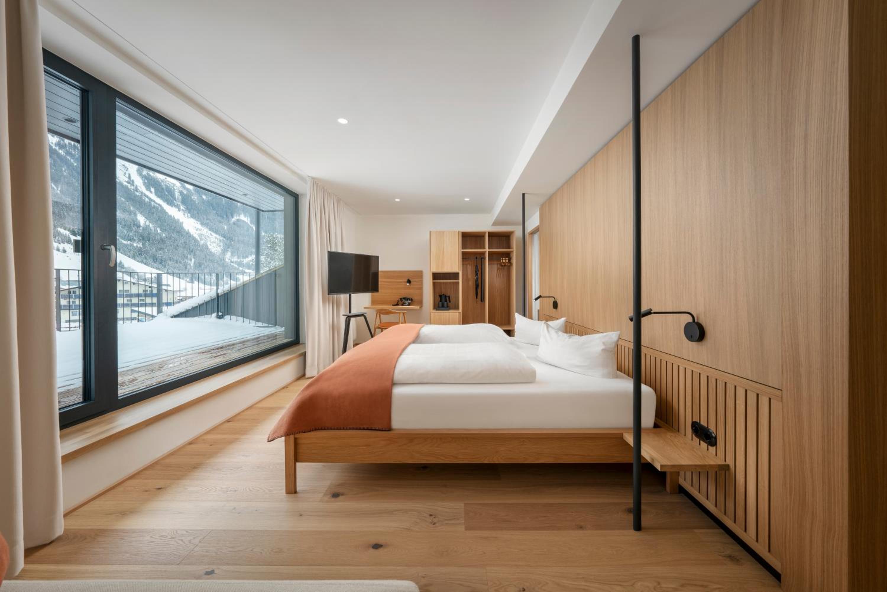Deluxe Double Room with Balcony