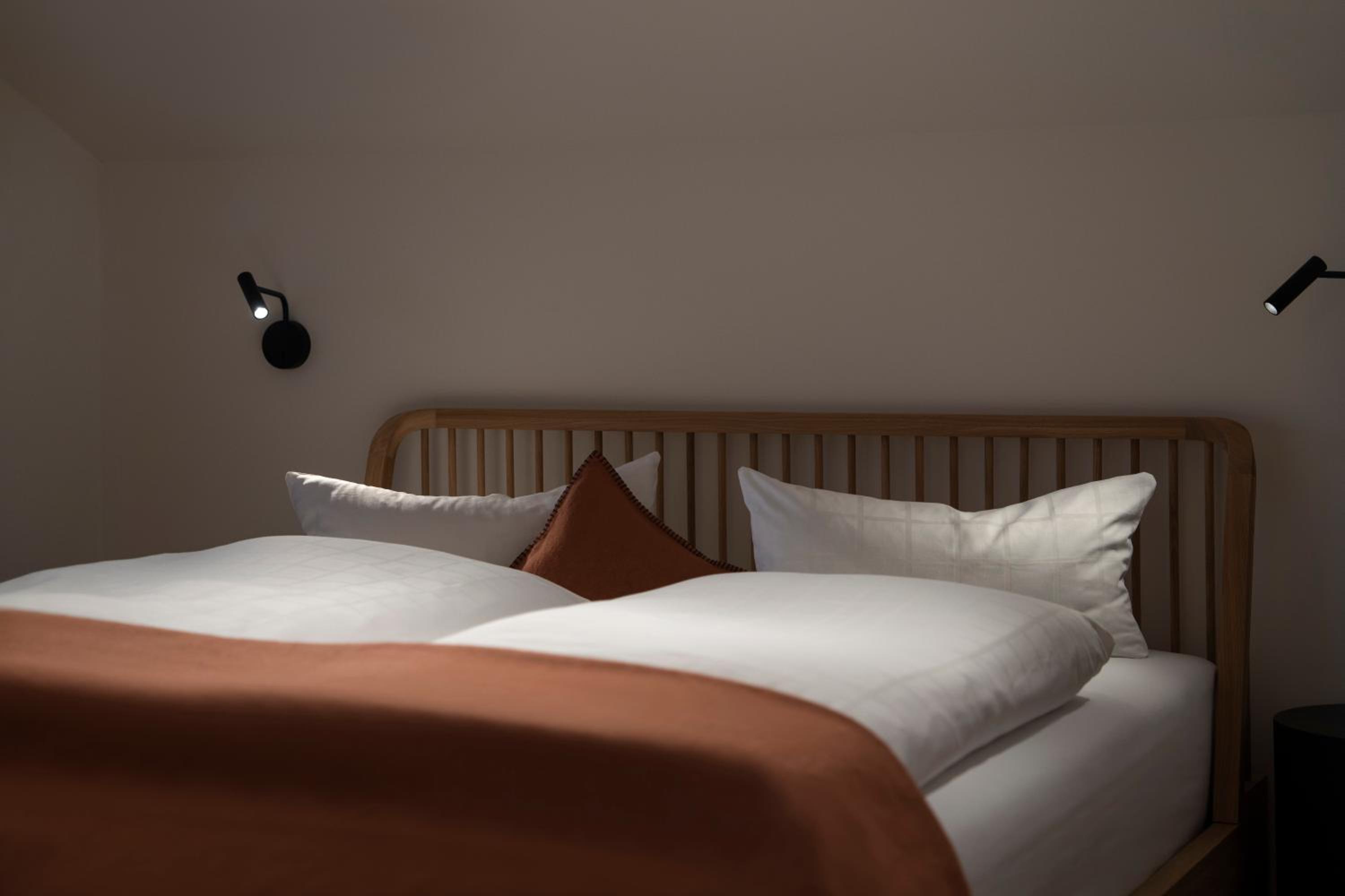 Deluxe Room (2 Adults + 1 Child) - Photo 7