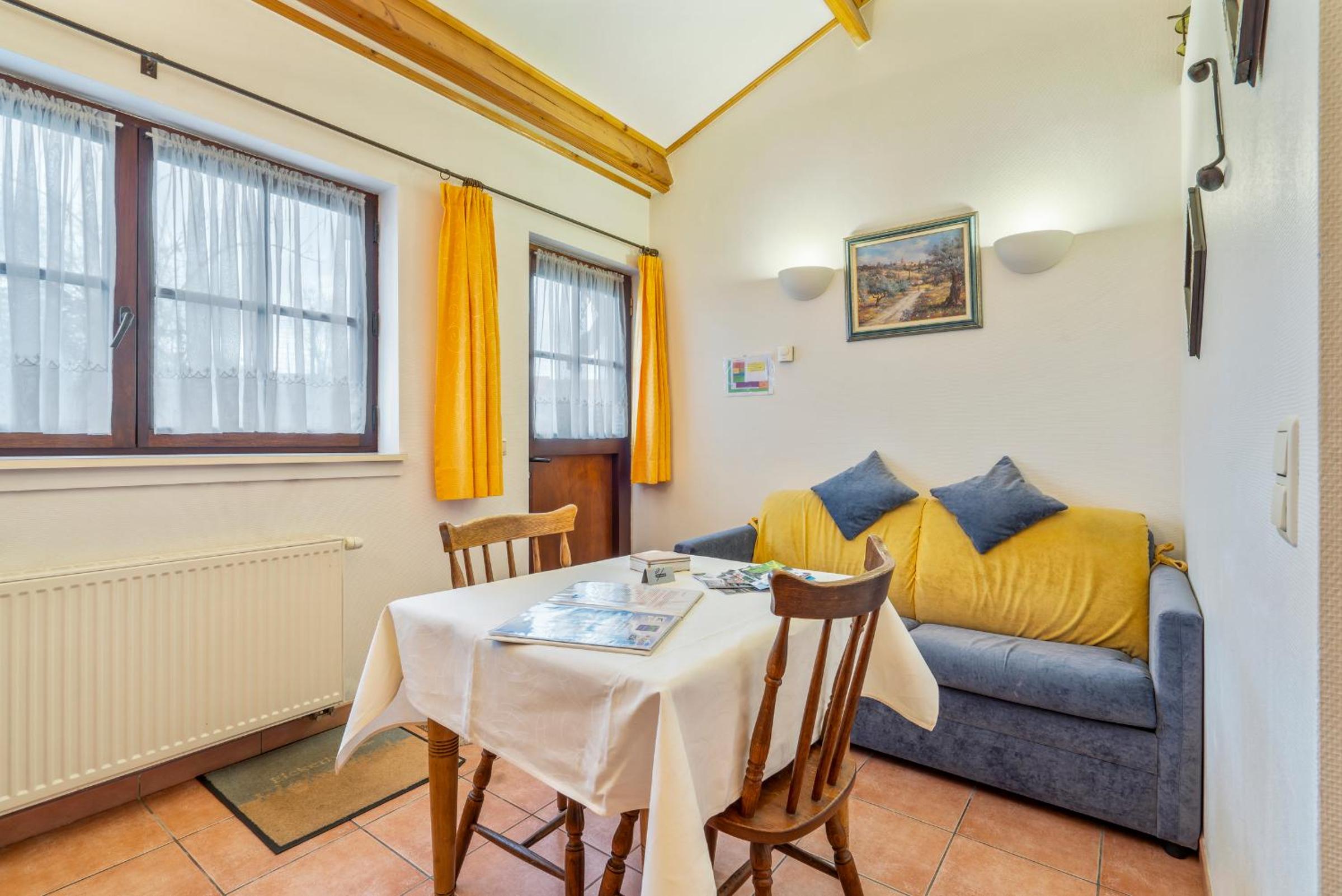 Double Room - Photo 12