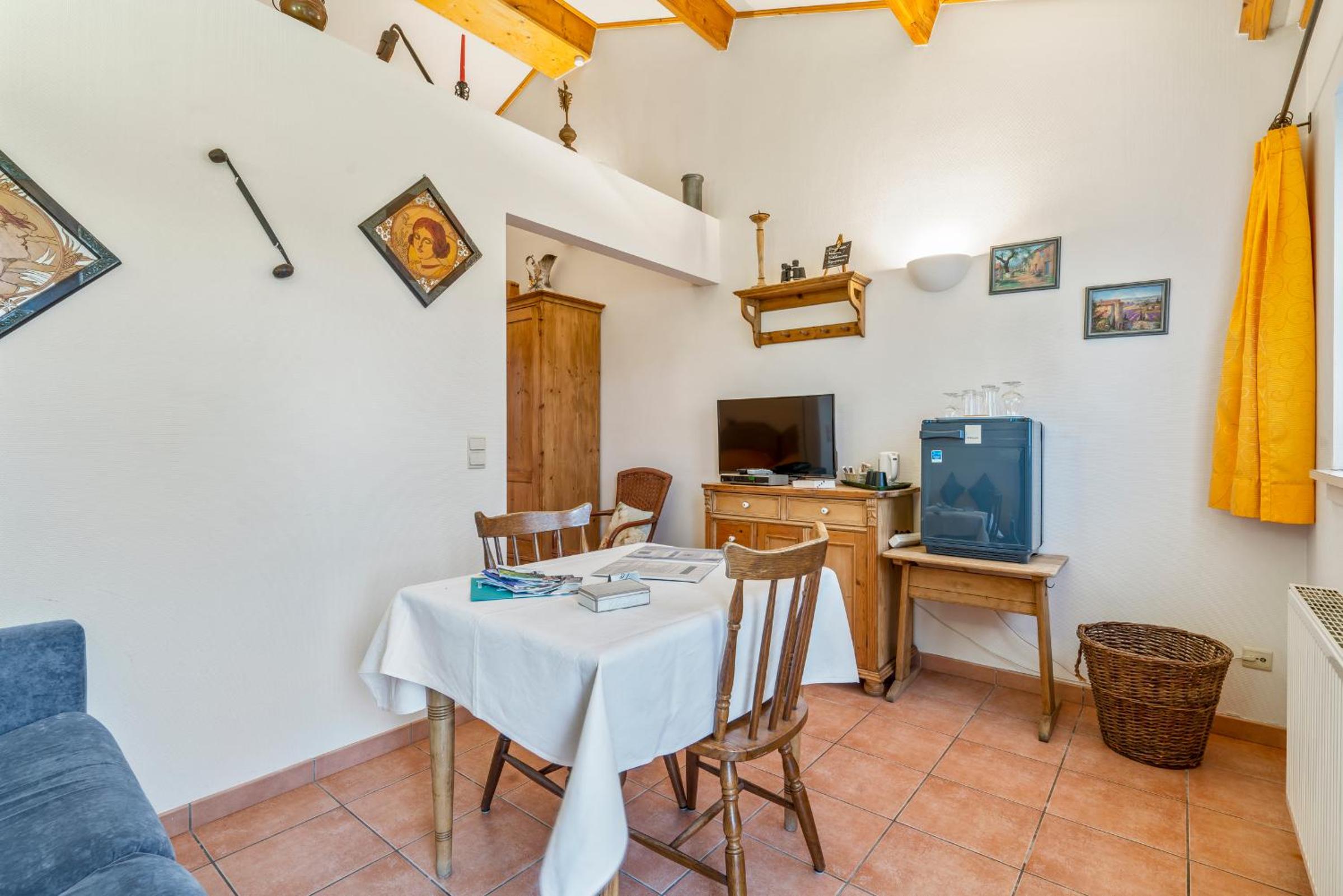 Double Room - Photo 8