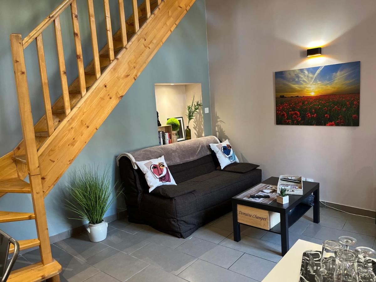 Duplex Apartment - Photo 3