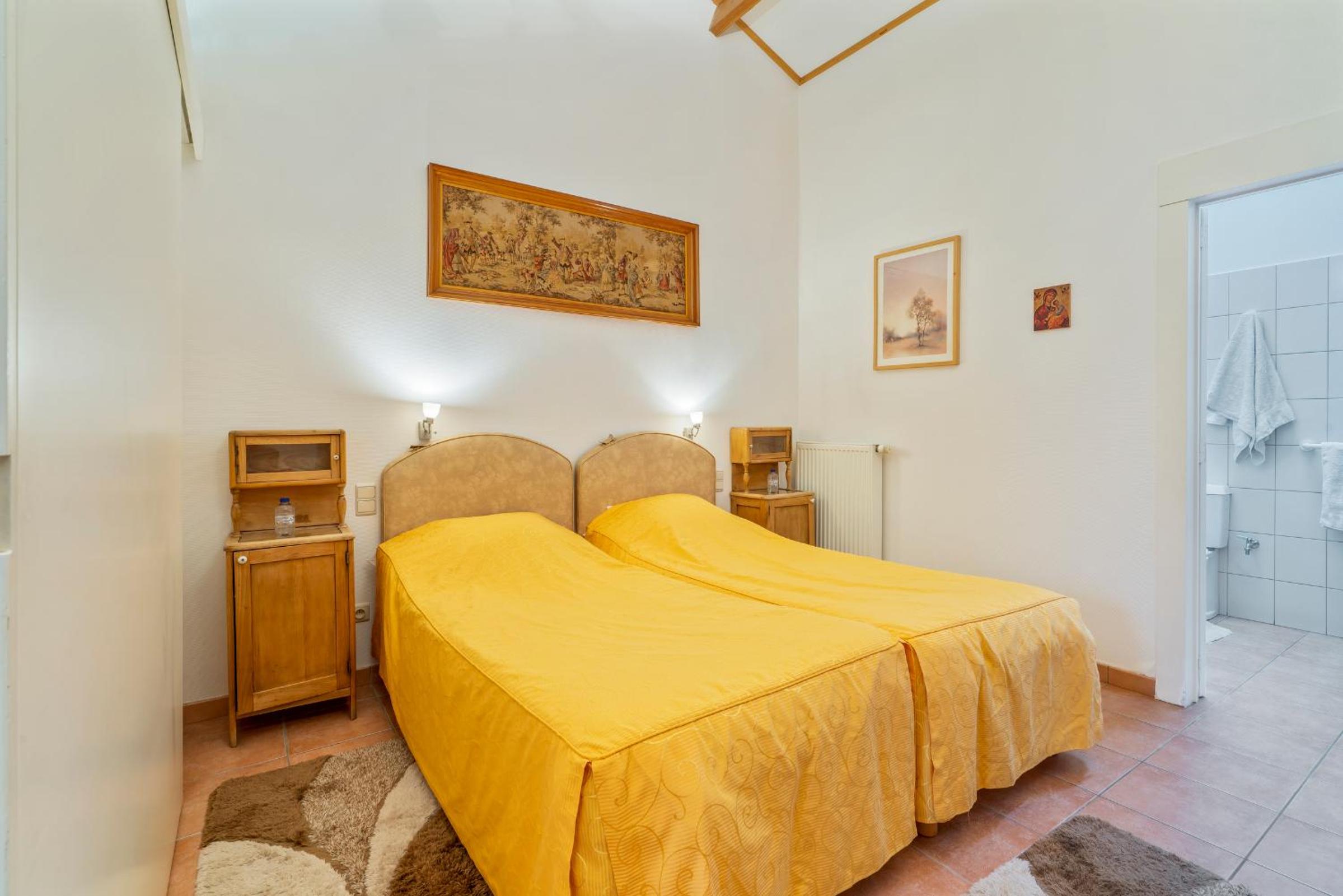 Double Room - Photo 15