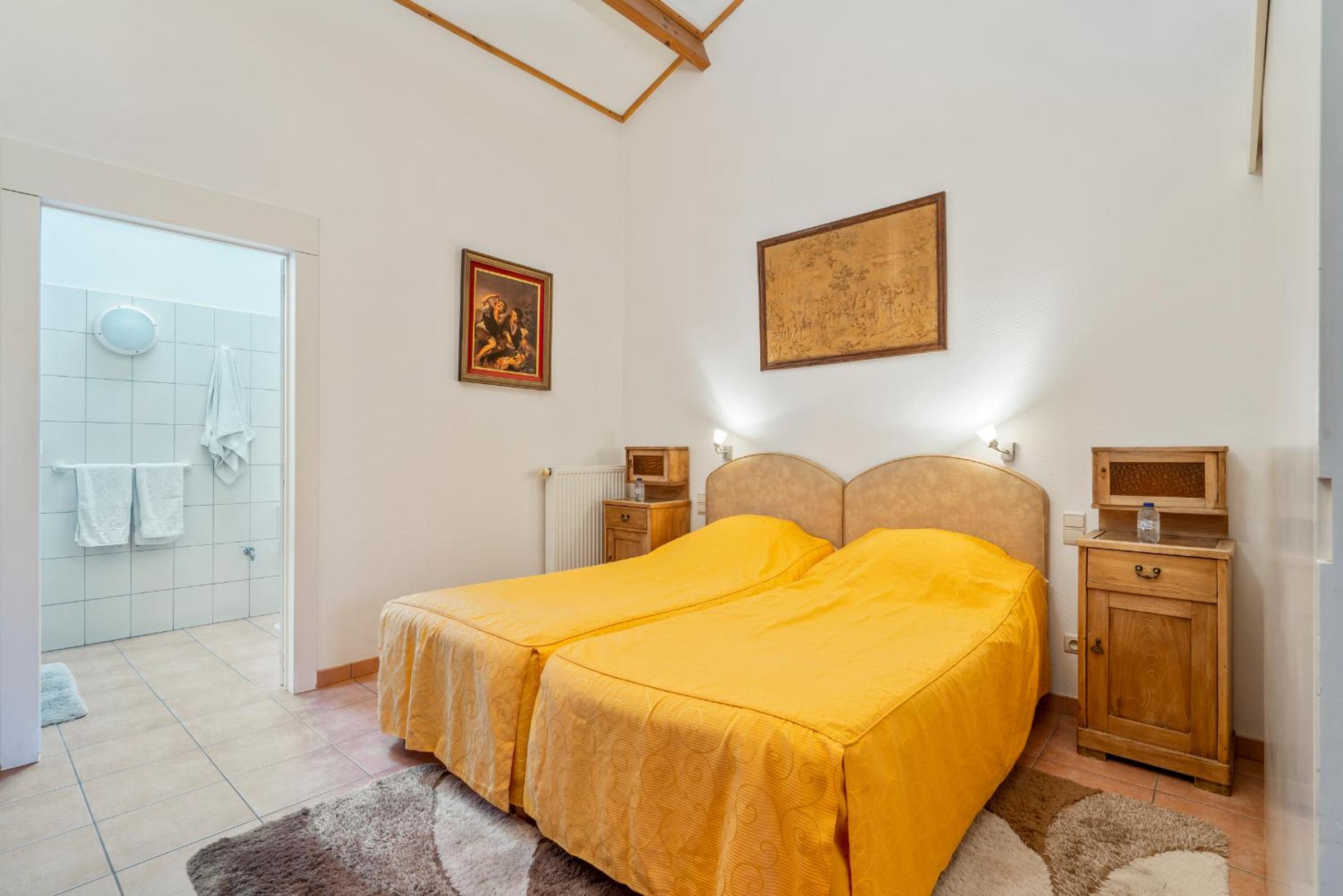 Double Room - Photo 24