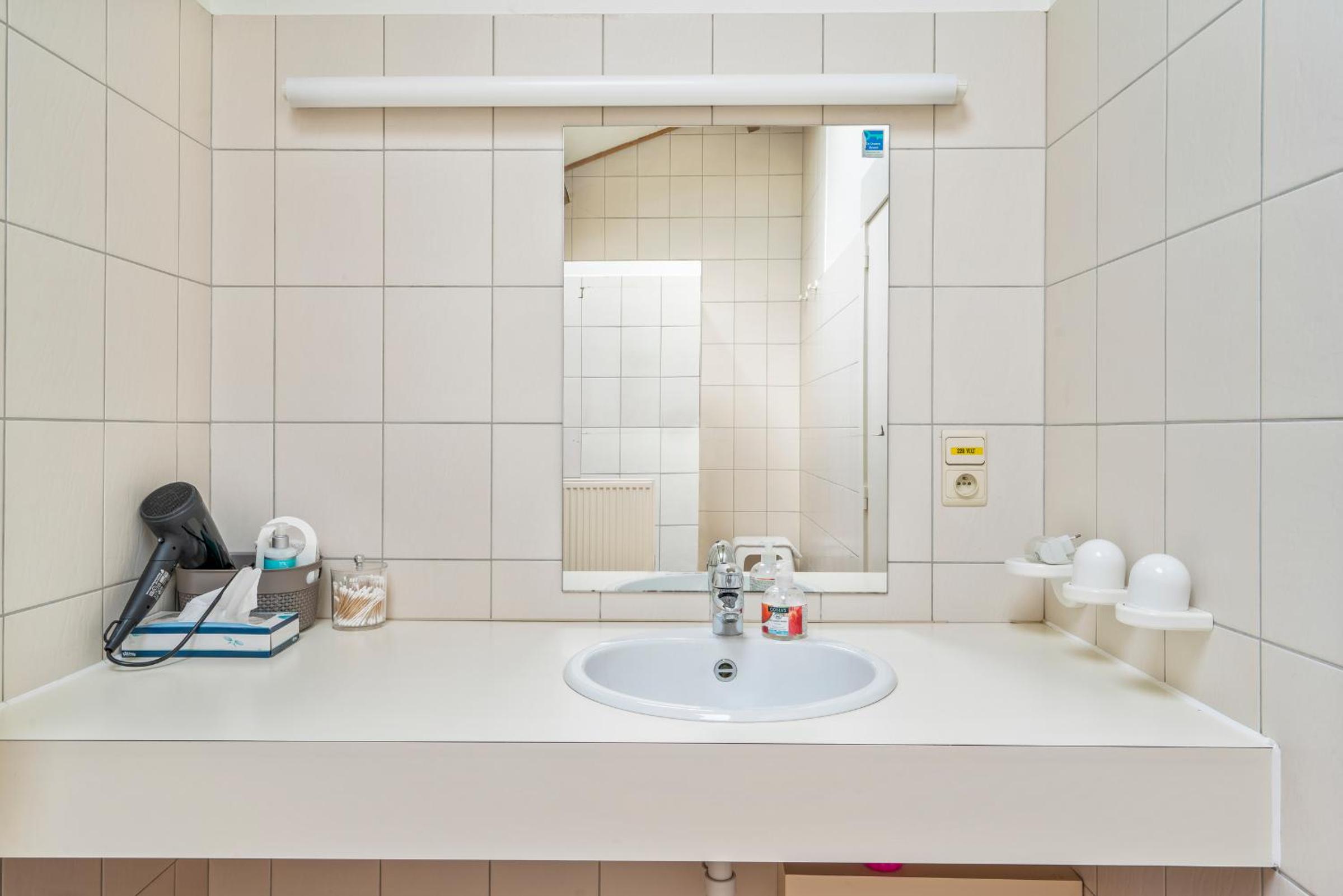 Double Room - Photo 25