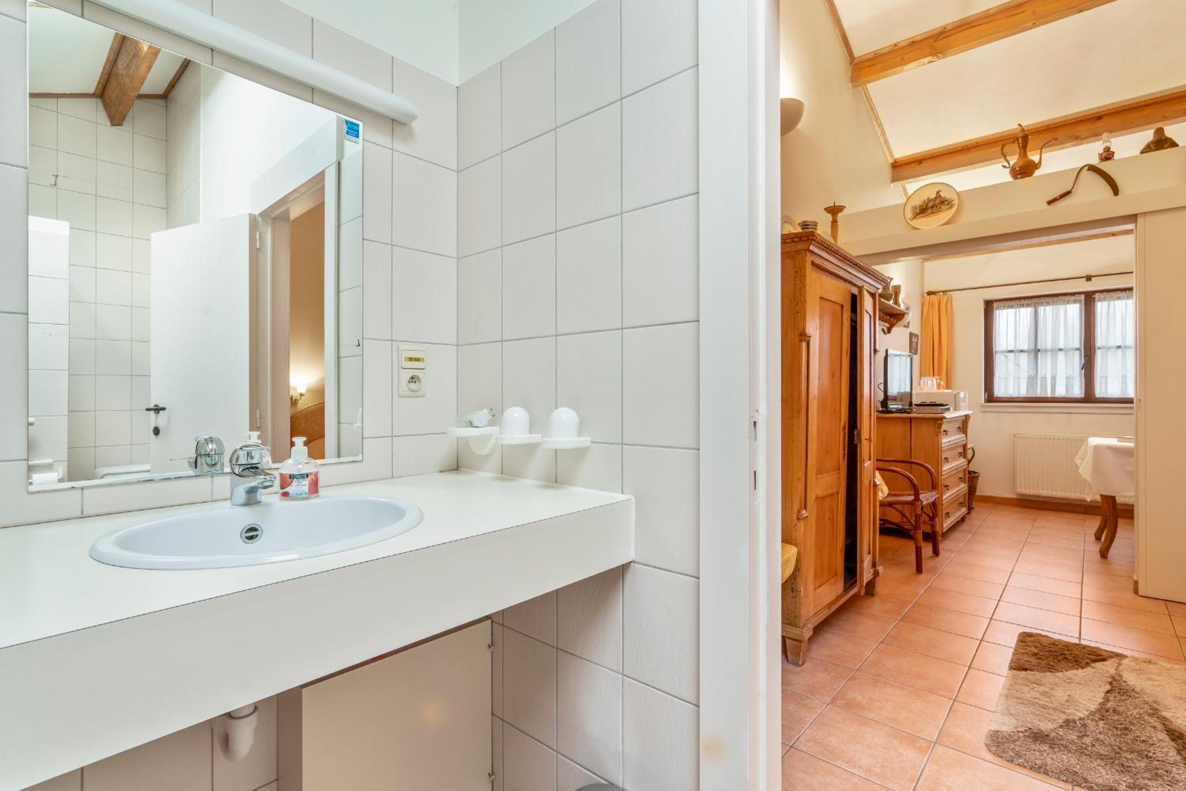 Double Room - Photo 29