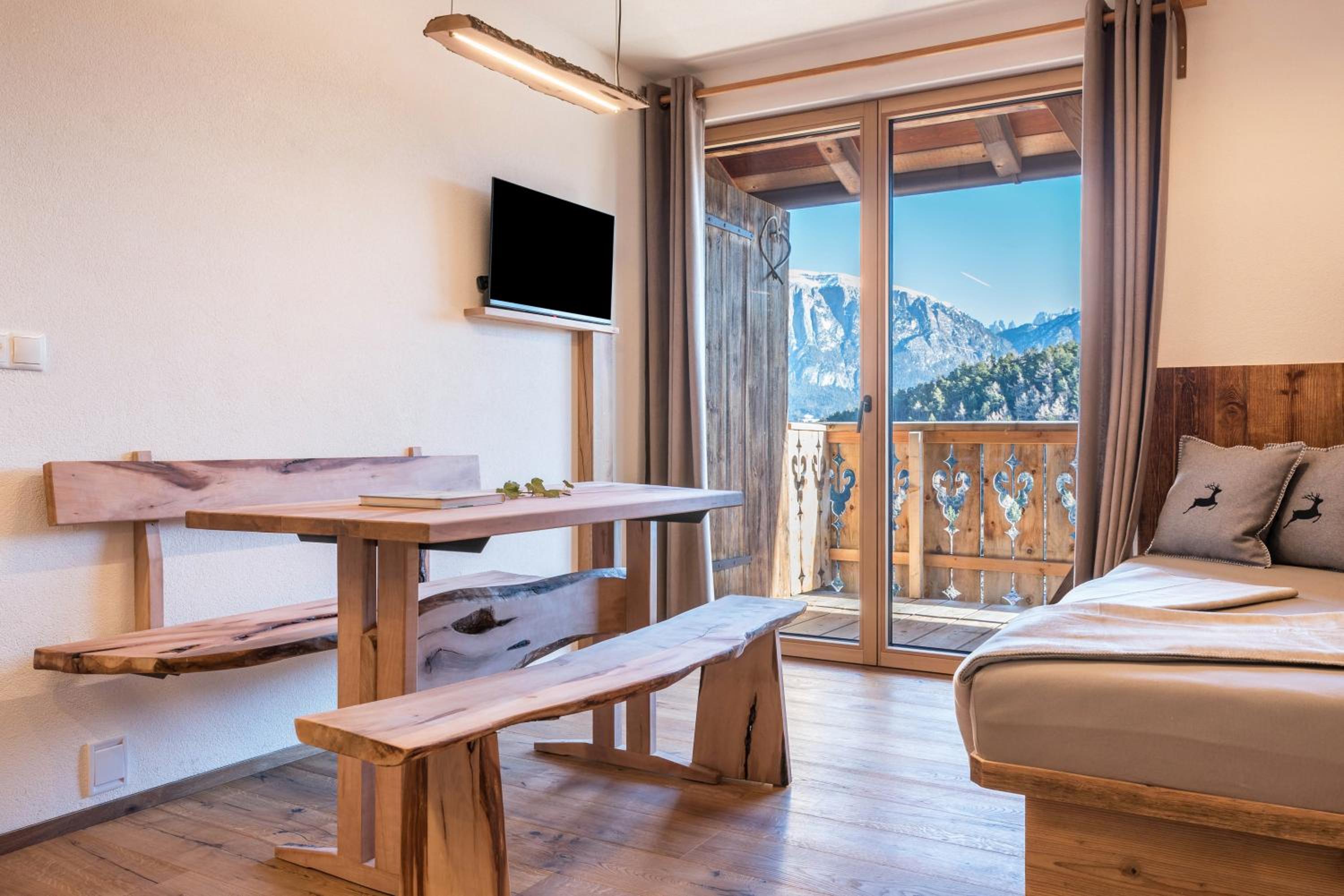 Two-Bedroom Deluxe Apartment with Garden View