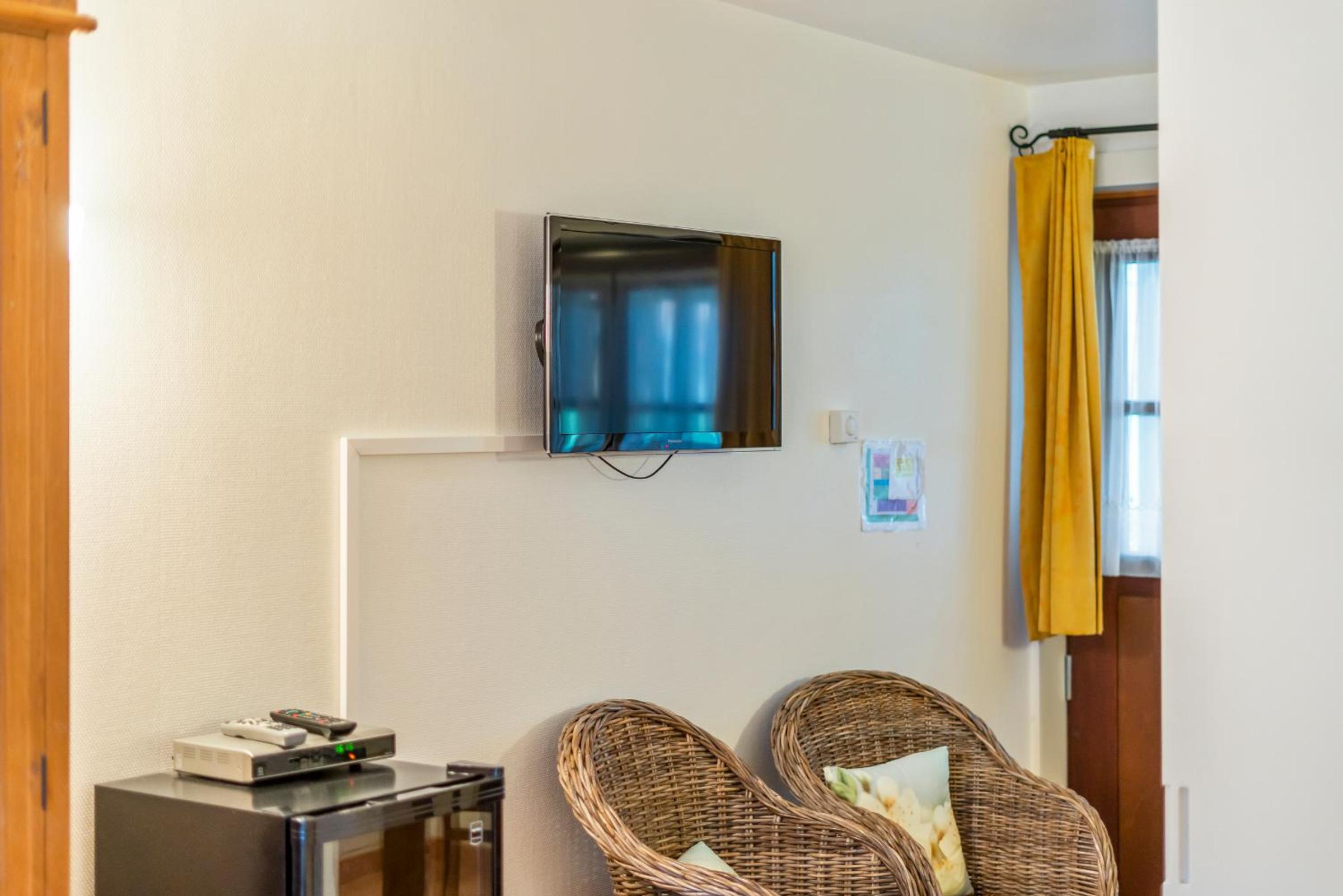 Double Room - Photo 10