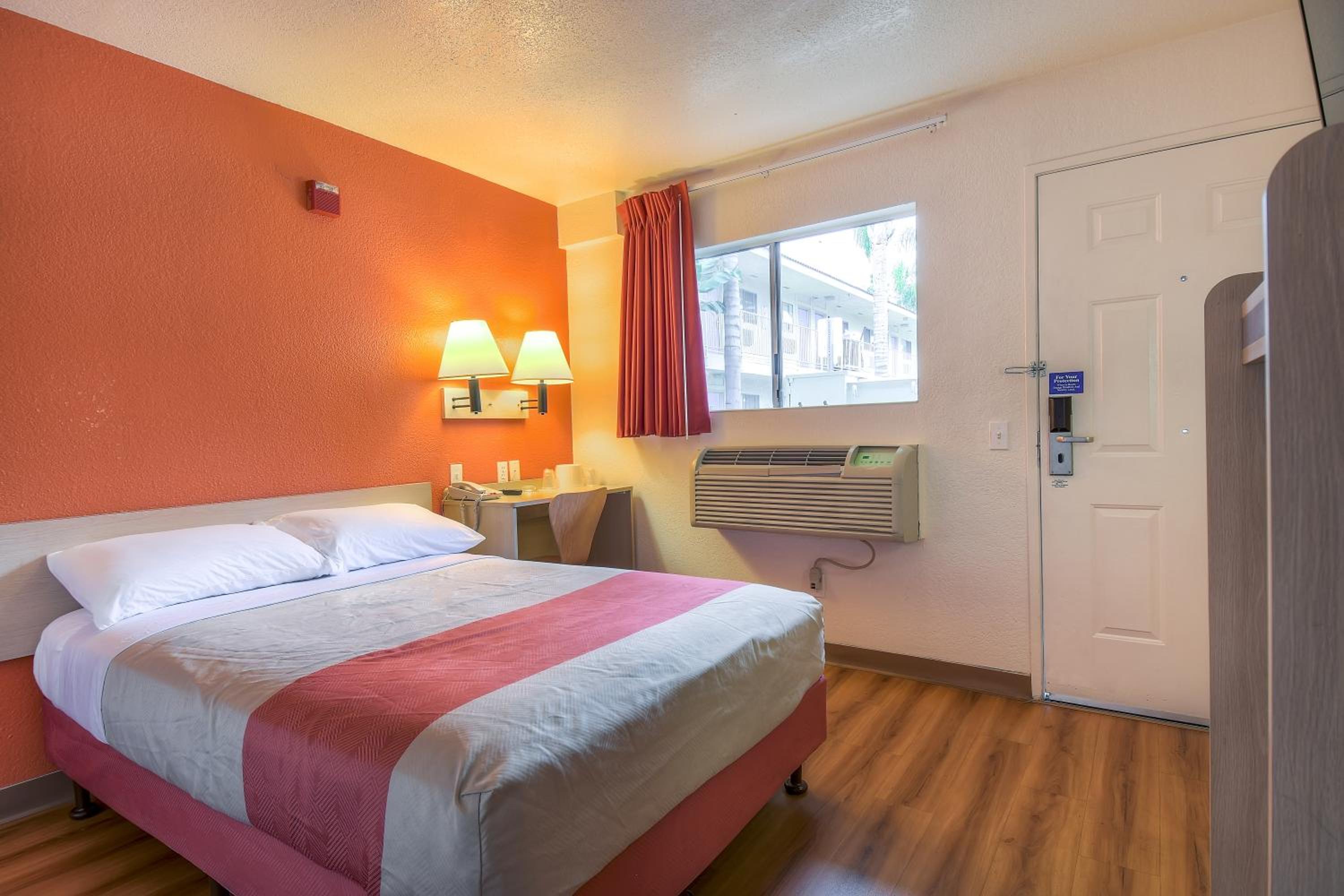 Deluxe Queen Room photo 1