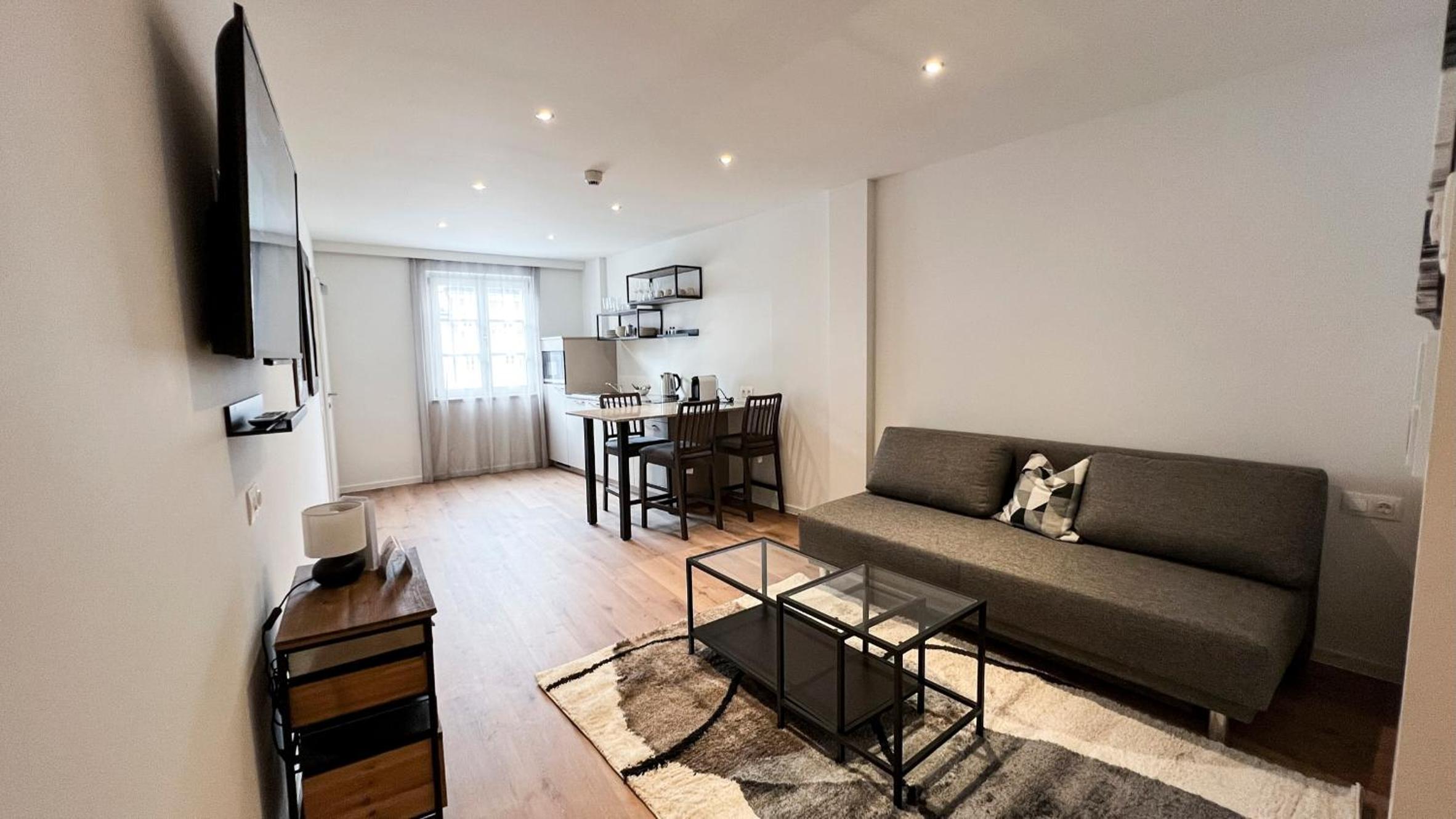 One-Bedroom Apartment