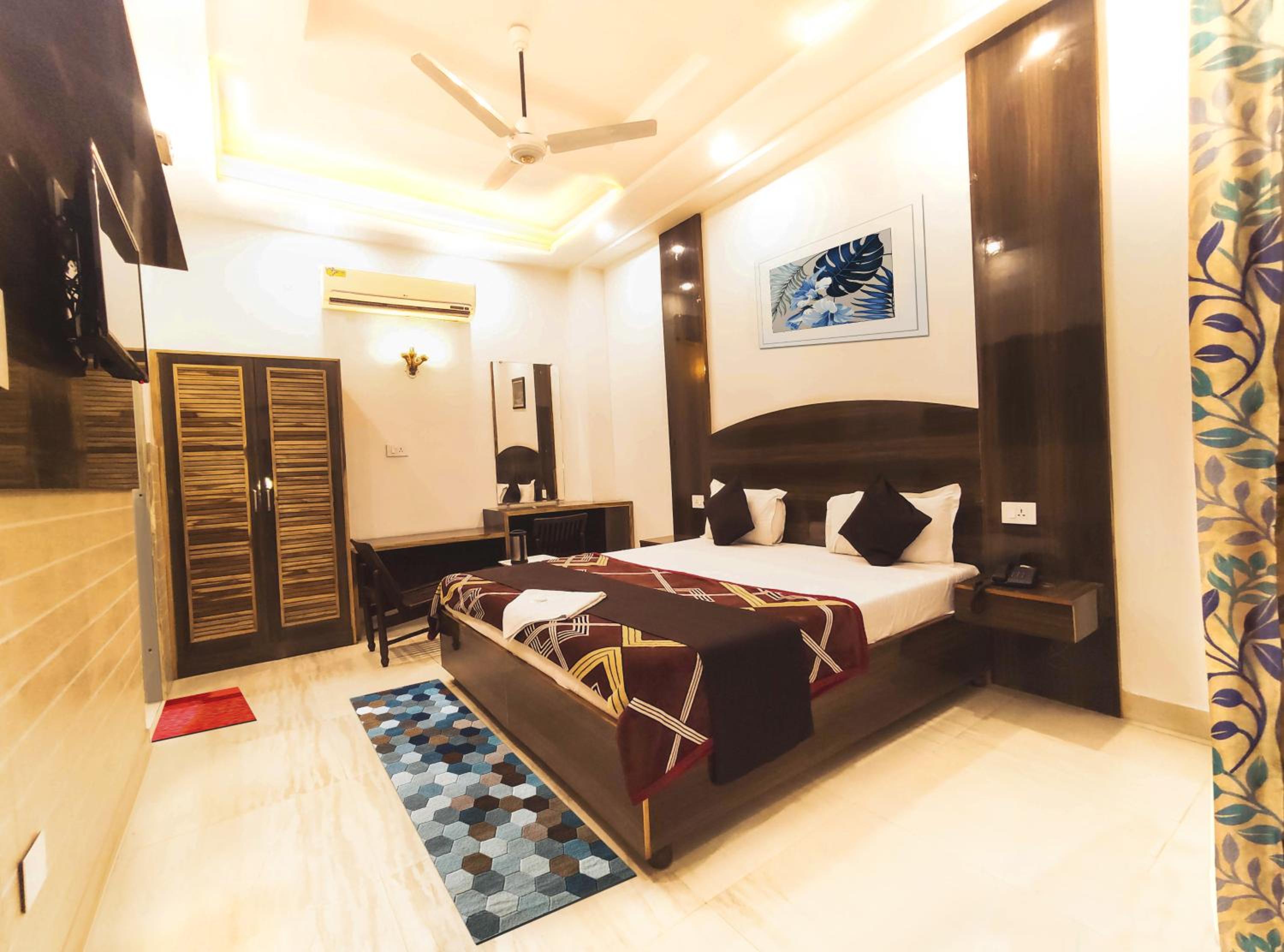 Deluxe Double or Twin Room - Photo 6