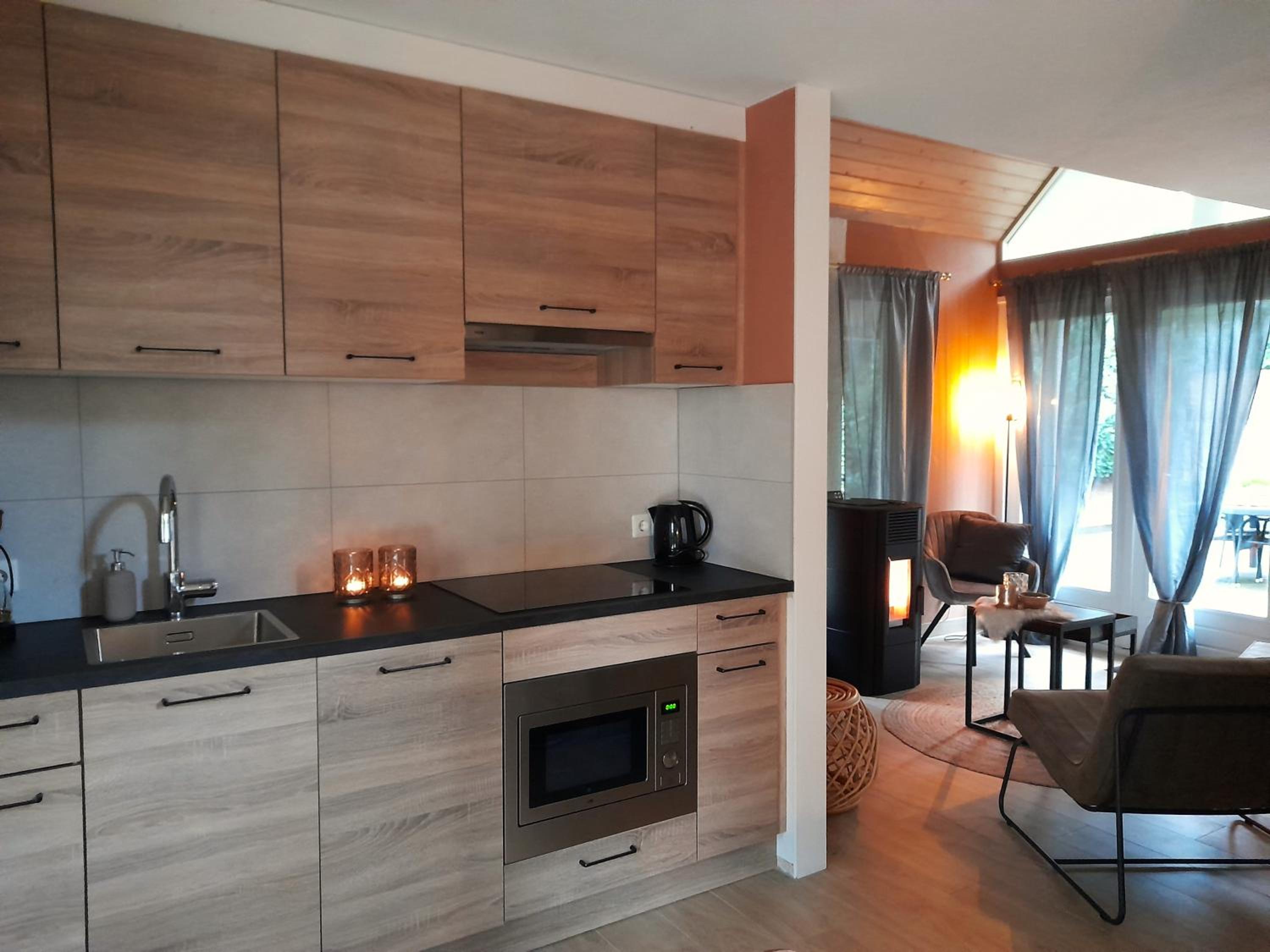 Two-Bedroom House - Photo 20