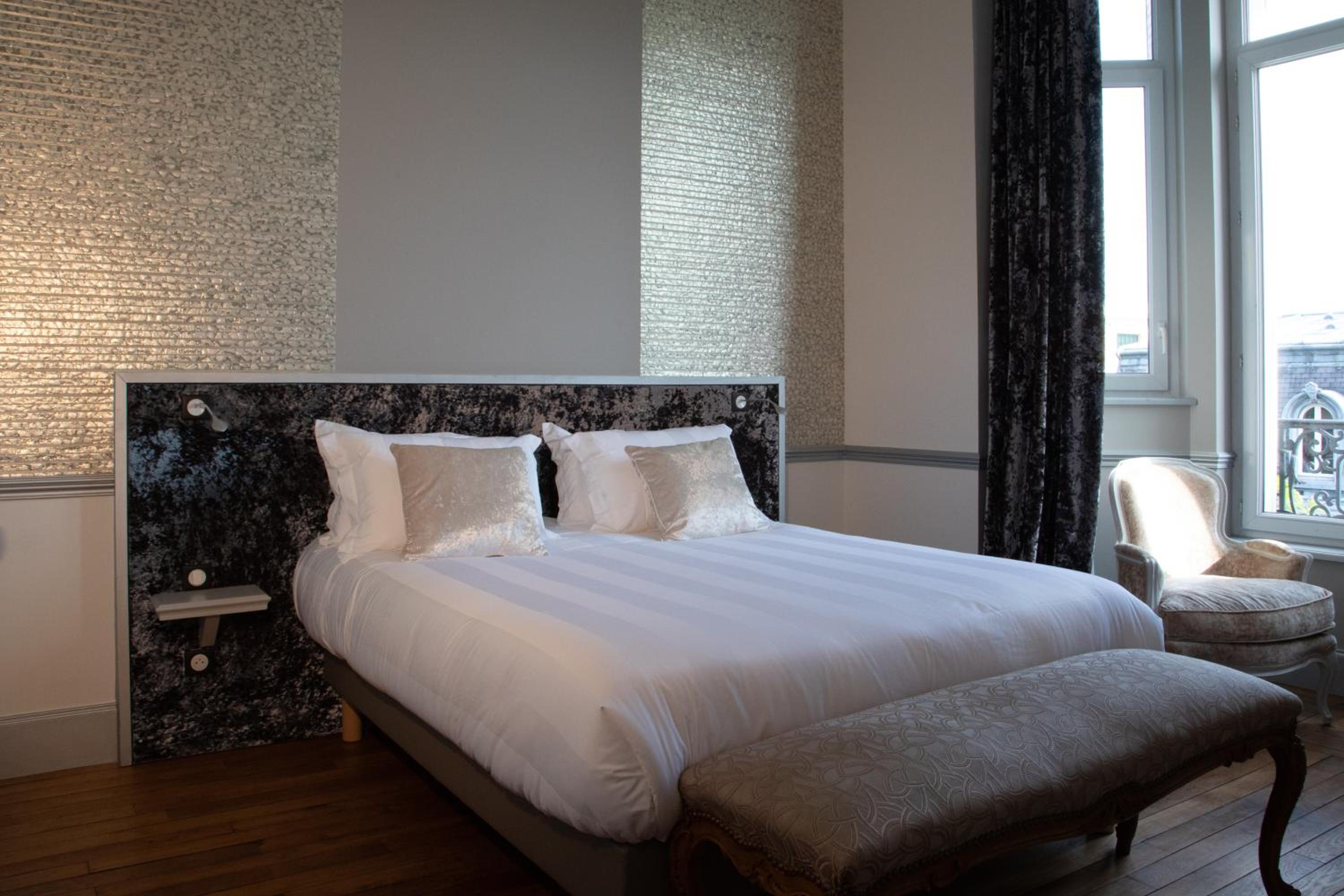 Deluxe Double Room with Shower photo 2