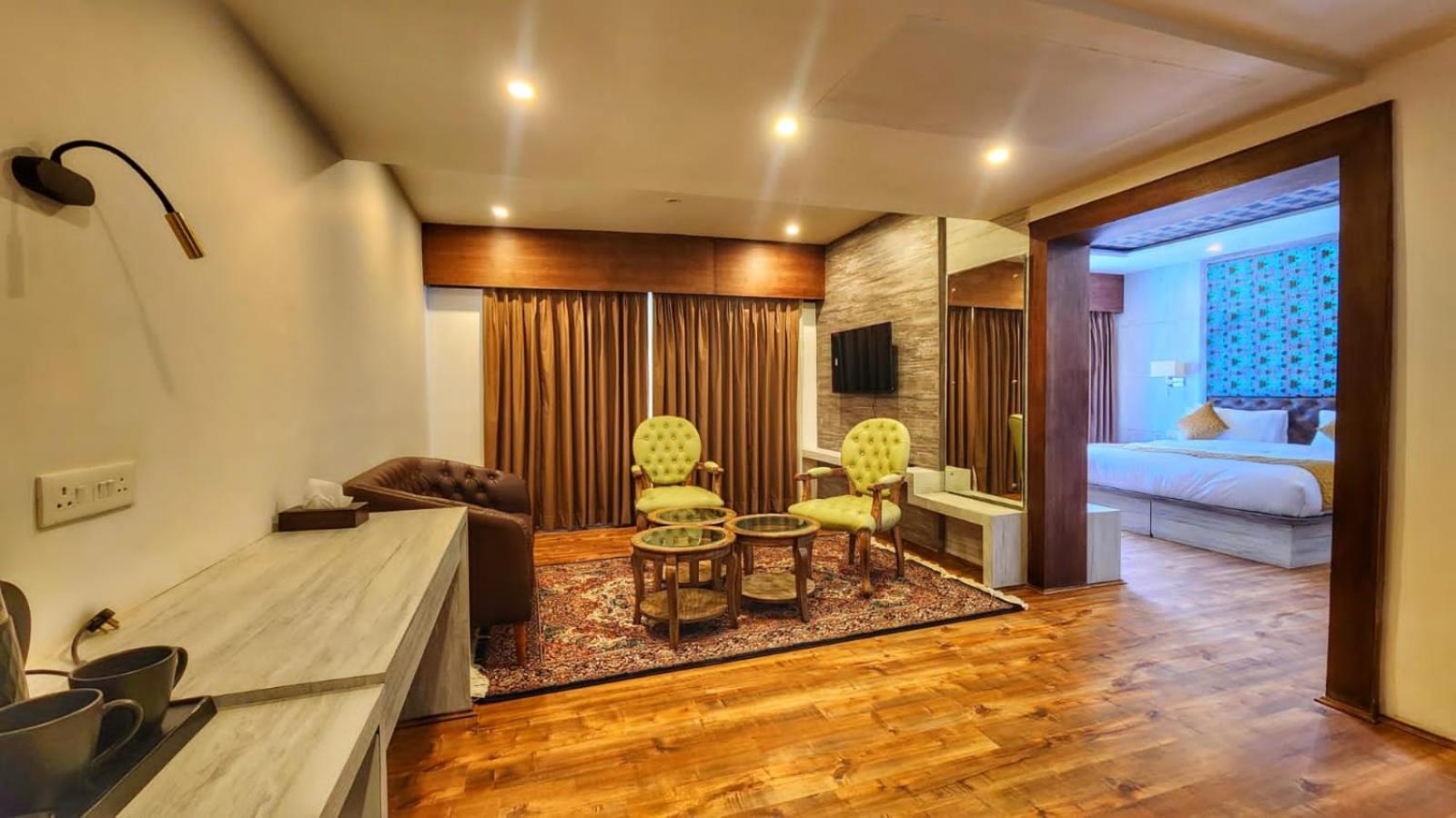 Deluxe Family Room