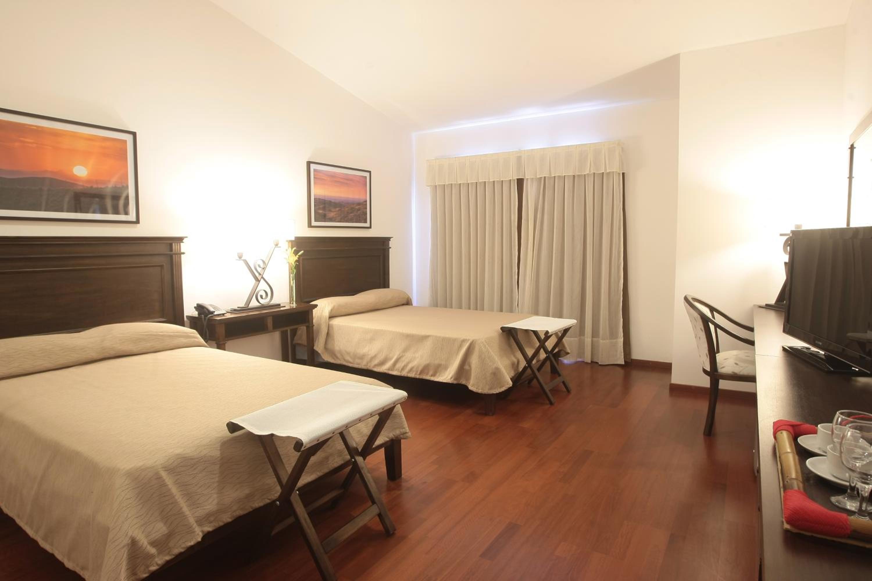 Twin Room - Disability Access photo 3