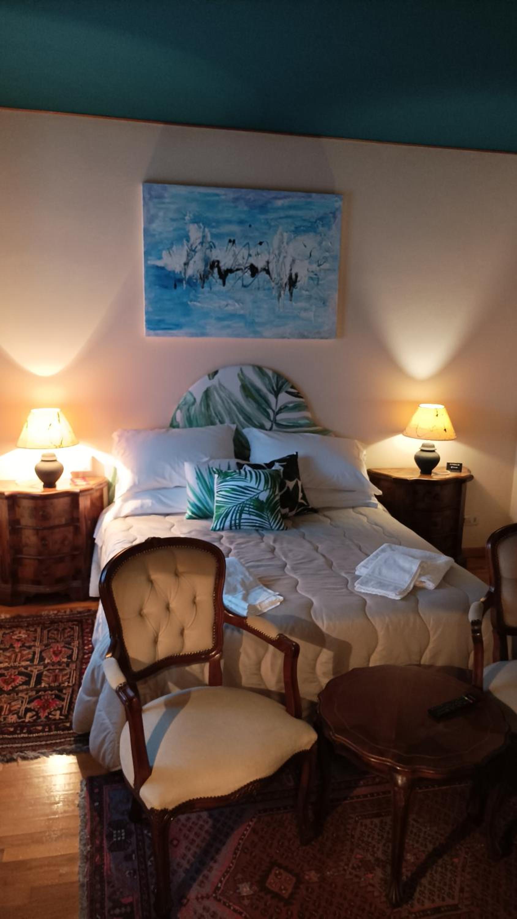 Double Room with Private Bathroom - Photo 14