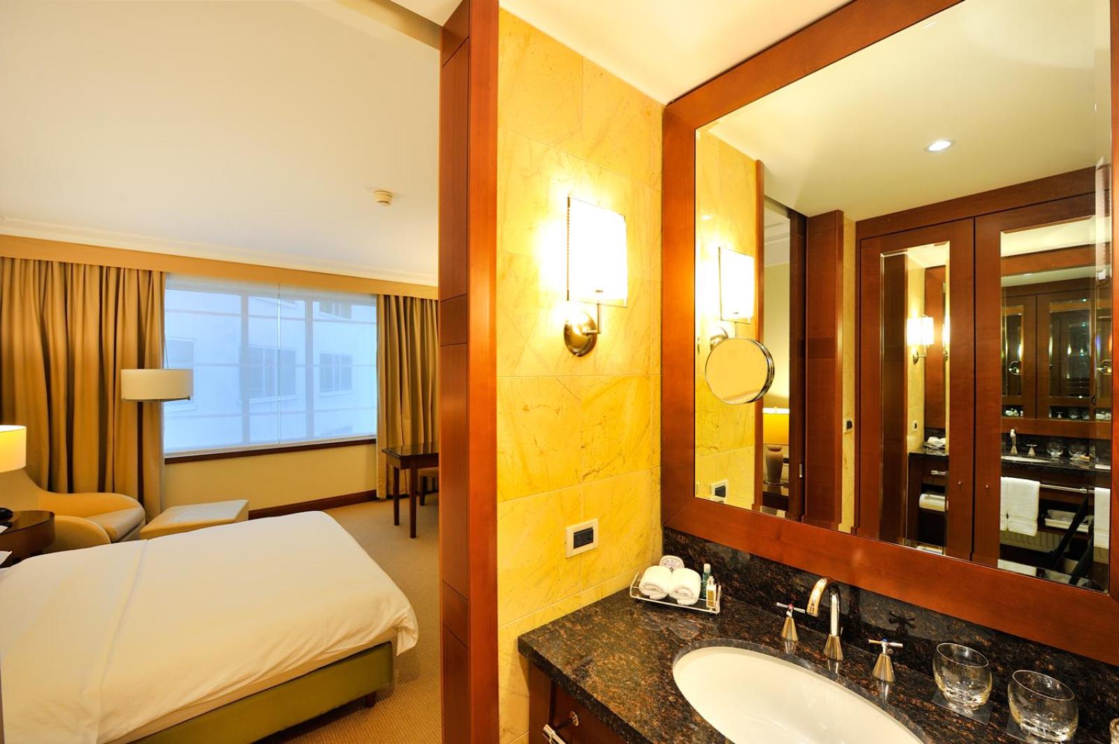 Deluxe Queen Room photo 3