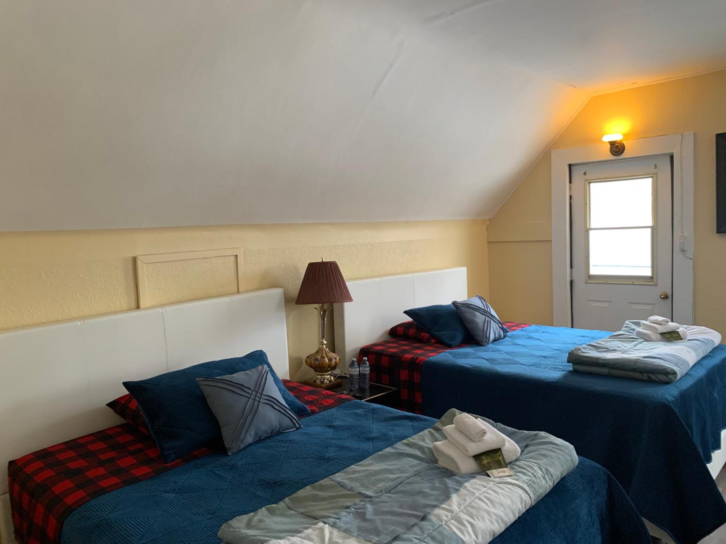 Deluxe Queen Room